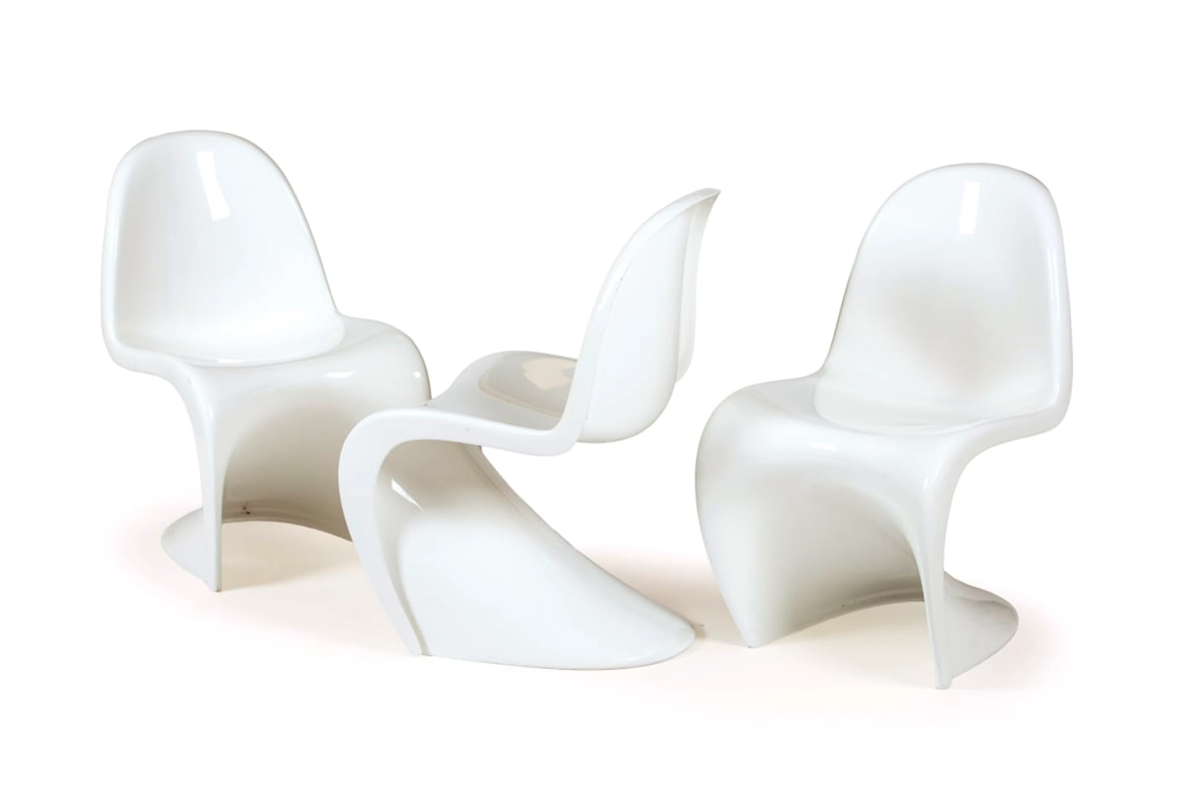 Three 'Panton' style cantilever chairs after the 1960 design by Verner
