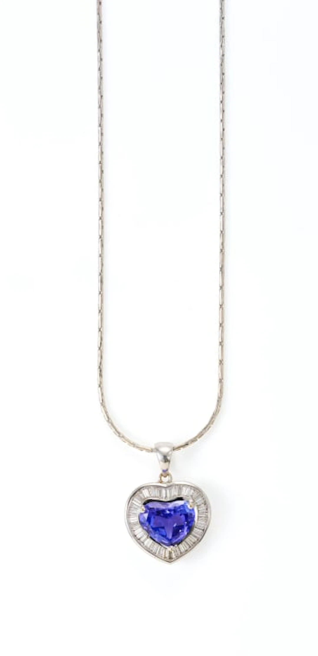 Heart-shaped tanzanite pendant