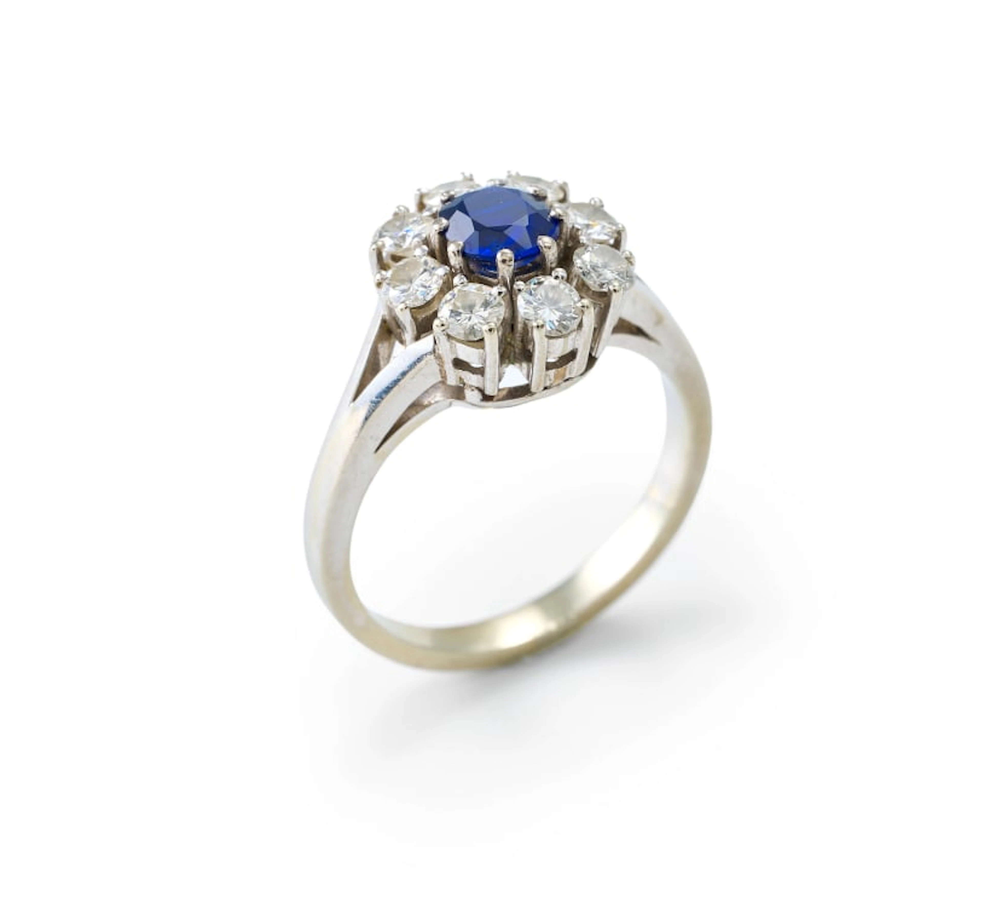 Sapphire and diamond cluster ring
