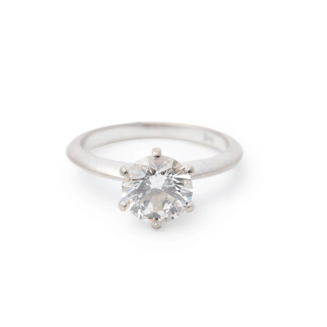 Diamond solitaire