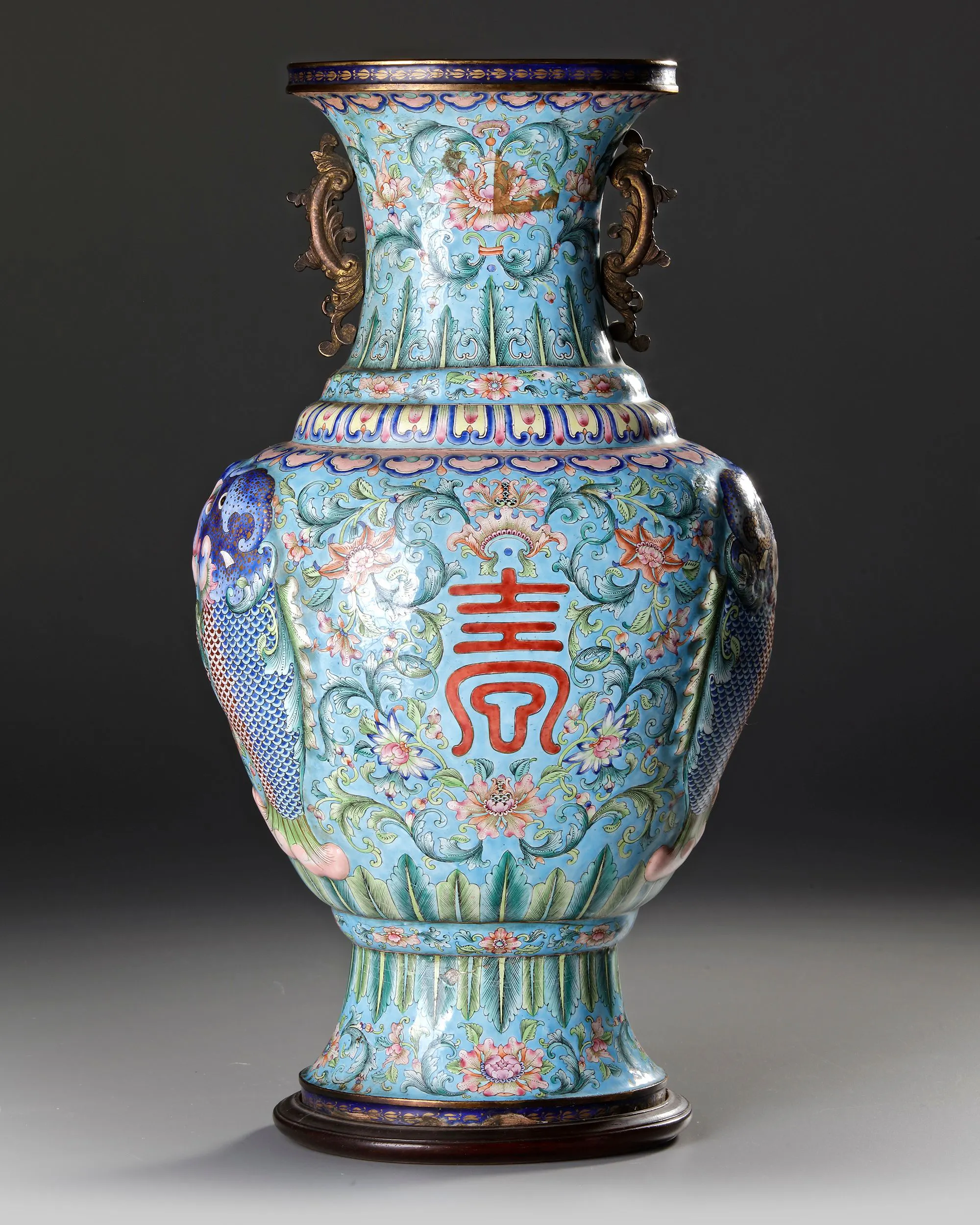 A LARGE CHINESE CLOISONNÉ ENAMEL VASE, 18TH CENTURY