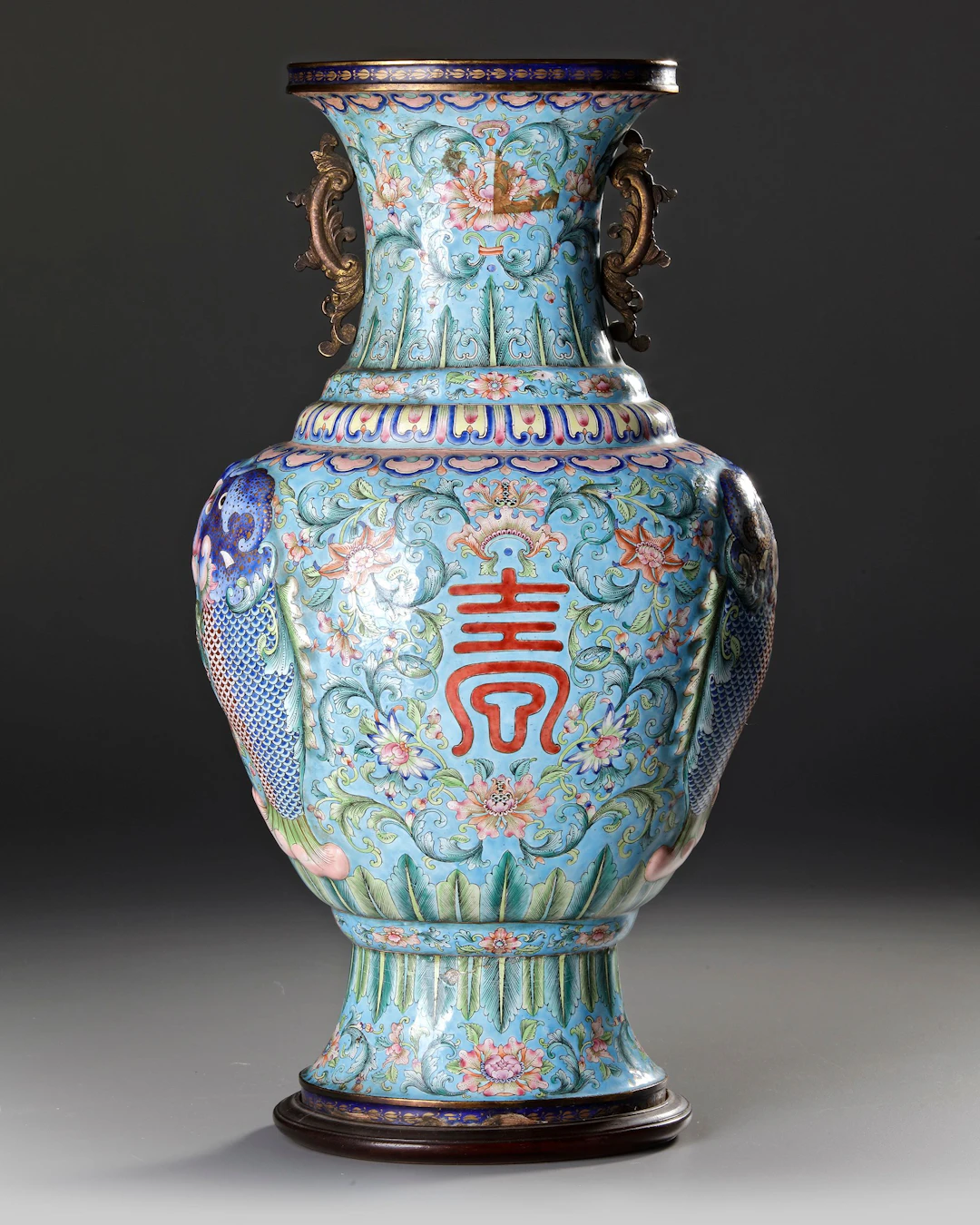 A LARGE CHINESE CLOISONNÉ ENAMEL VASE, 18TH CENTURY