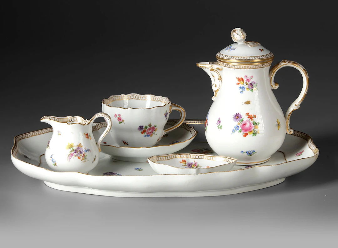 A MEISSEN PORCELAIN COFFEE SERVICE, 19TH CENTURY