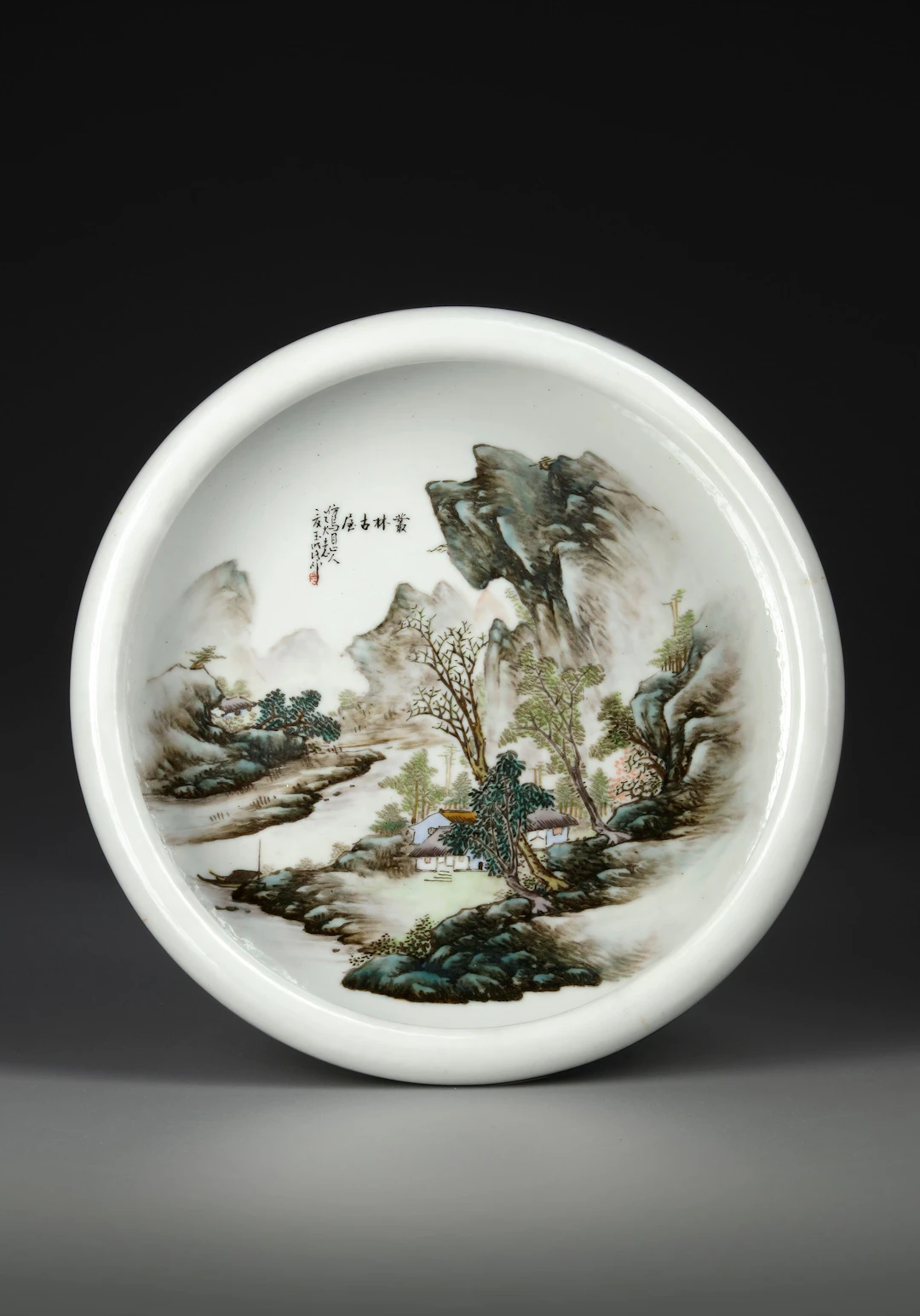 A CHINESE PORCELAIN BRUSH WASHER, REPUBLIC PERIOD