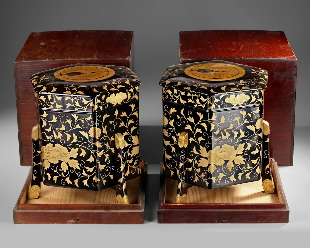 A JAPANESE SET OF TWO HEXAGONAL HOKAI CEREMONIAL BOXES, MEIJI PERIOD