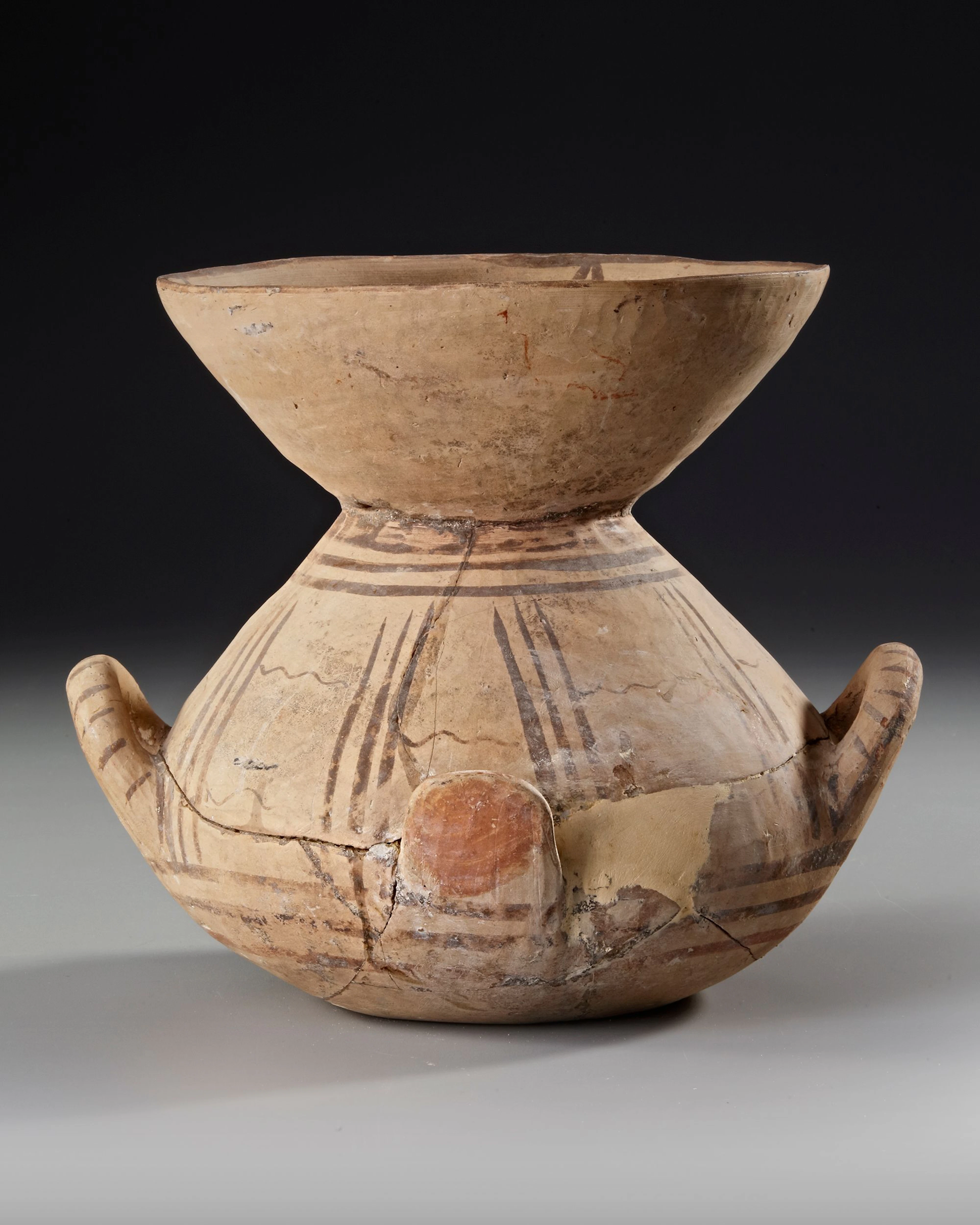 A GREEK CALYX KRATER VASE, 3RD - 2ND CENTURY BC
