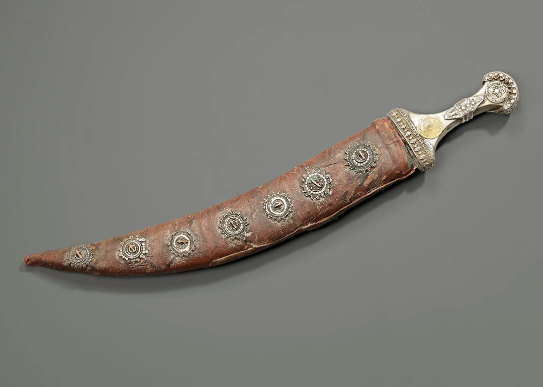 A SILVER YEMENI DAGGER, EARLY 20TH CENTURY