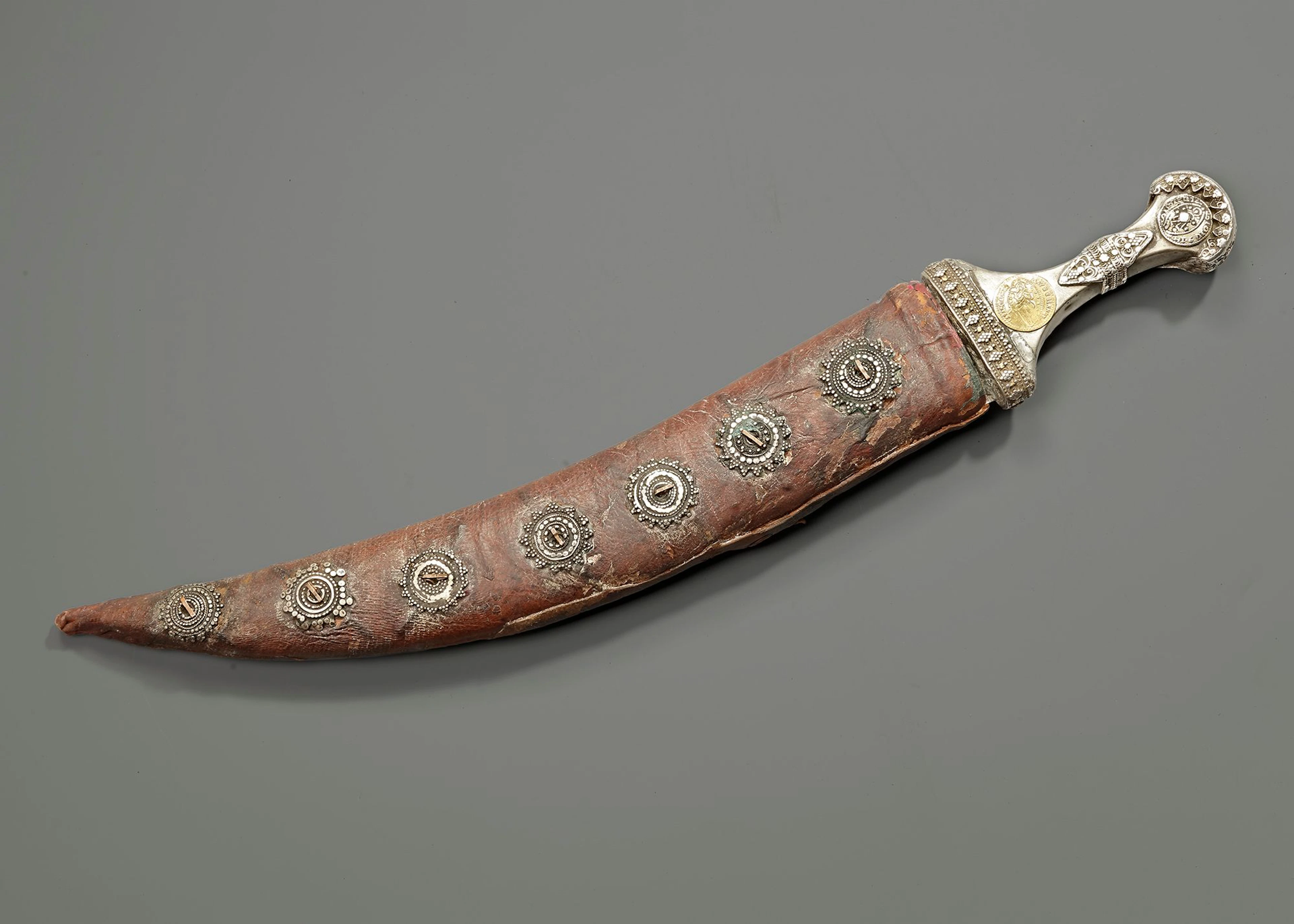 A SILVER YEMENI DAGGER, EARLY 20TH CENTURY