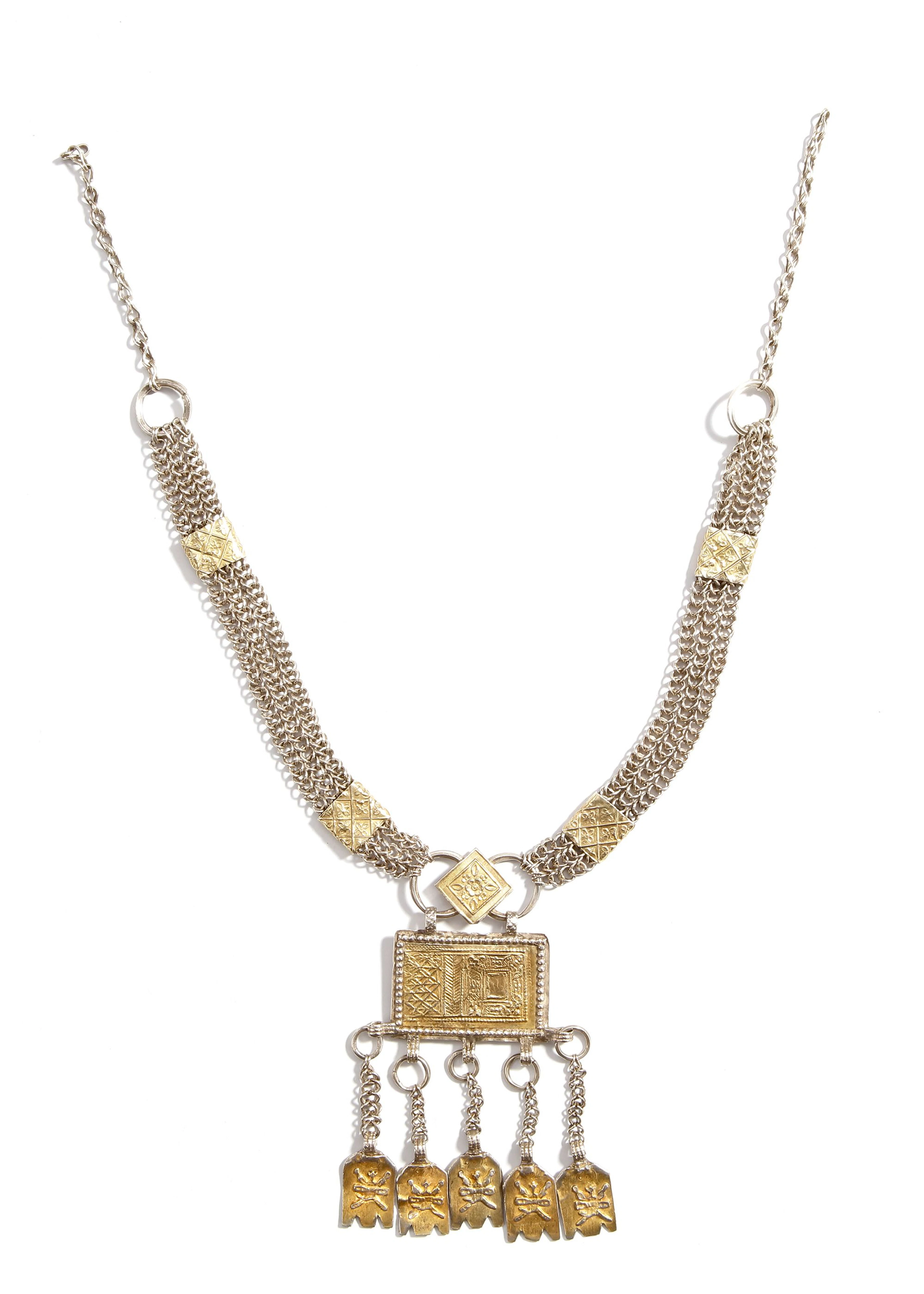 A SILVER NECKLACE, OMAN, 19TH CENTURY