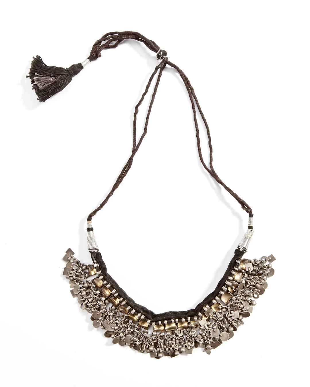 A SILVER NECKLACE, INDIA, 20TH CENTURY