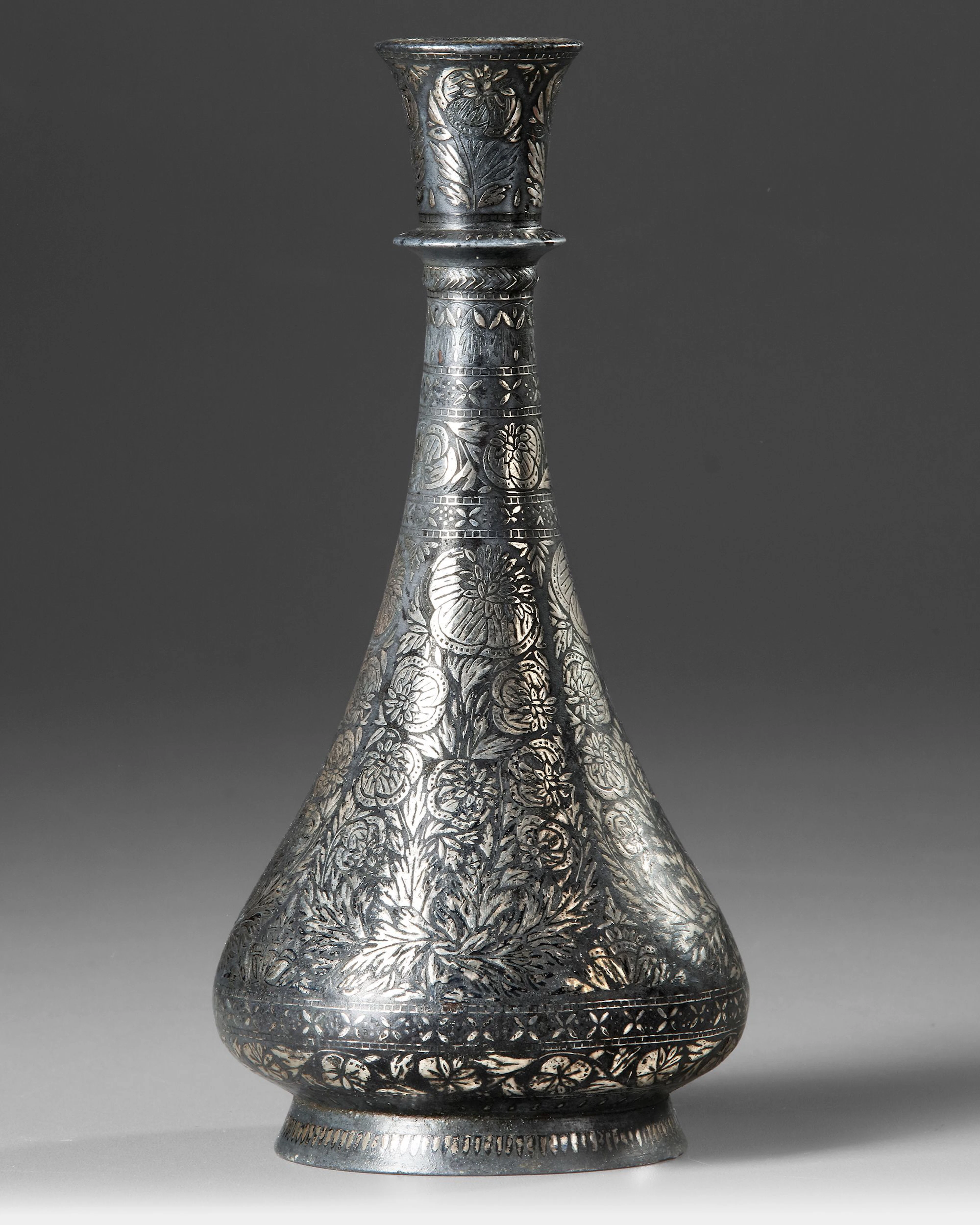 A SILVER INLAID BIDRI VASE, INDIA 19TH CENTURY