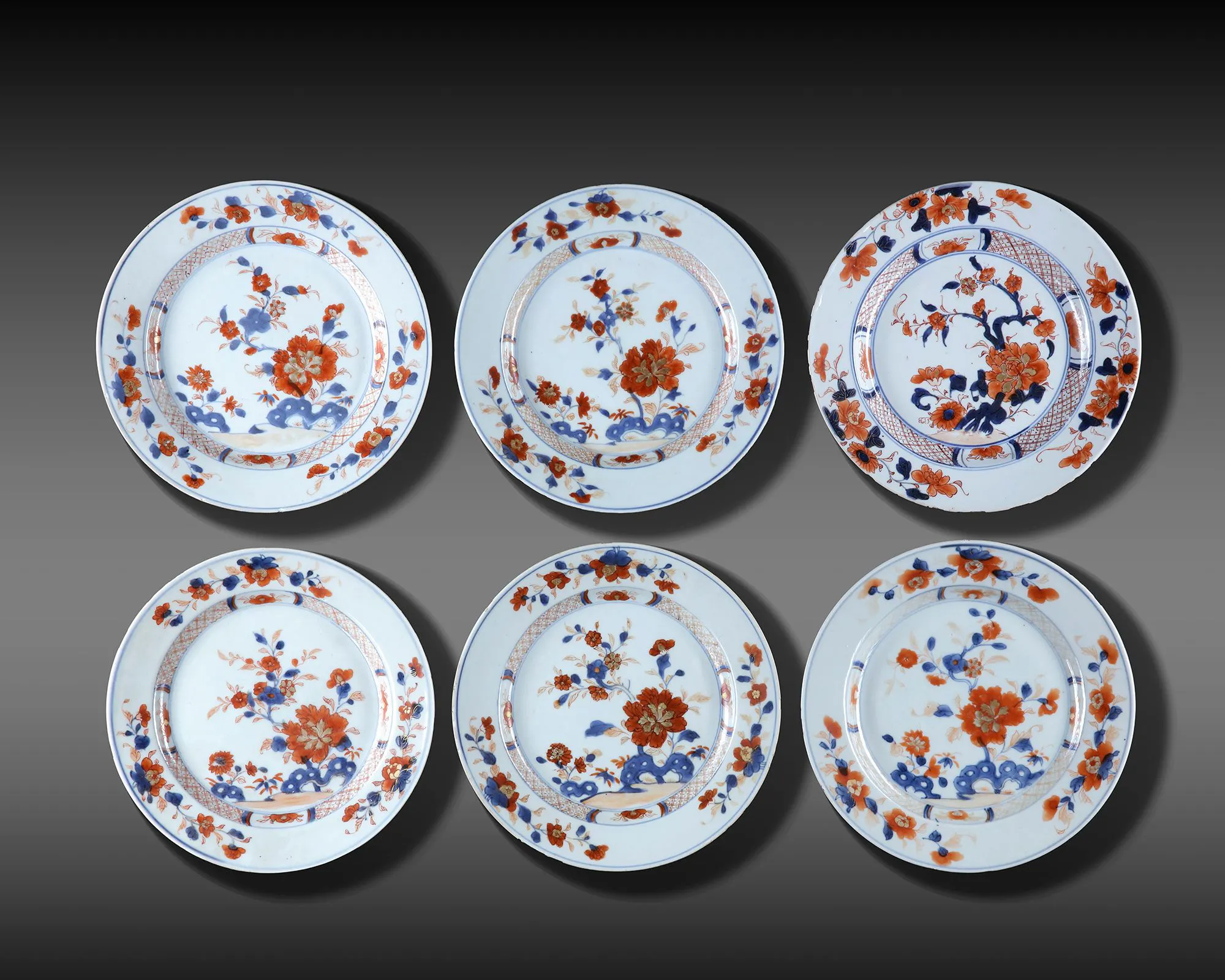 SIX CHINESE IMARI PORCELAIN DISHES, 18TH CENTURY