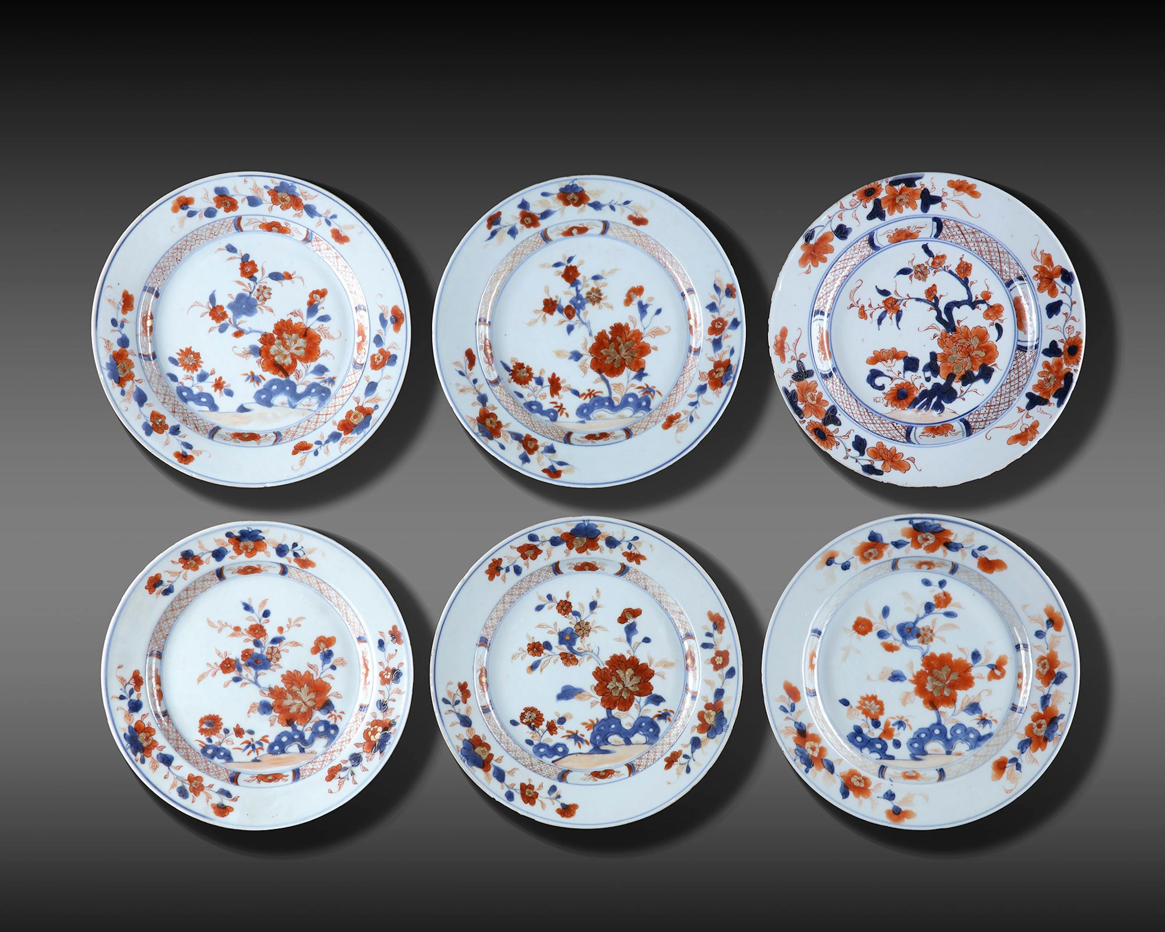 SIX CHINESE IMARI PORCELAIN DISHES, 18TH CENTURY