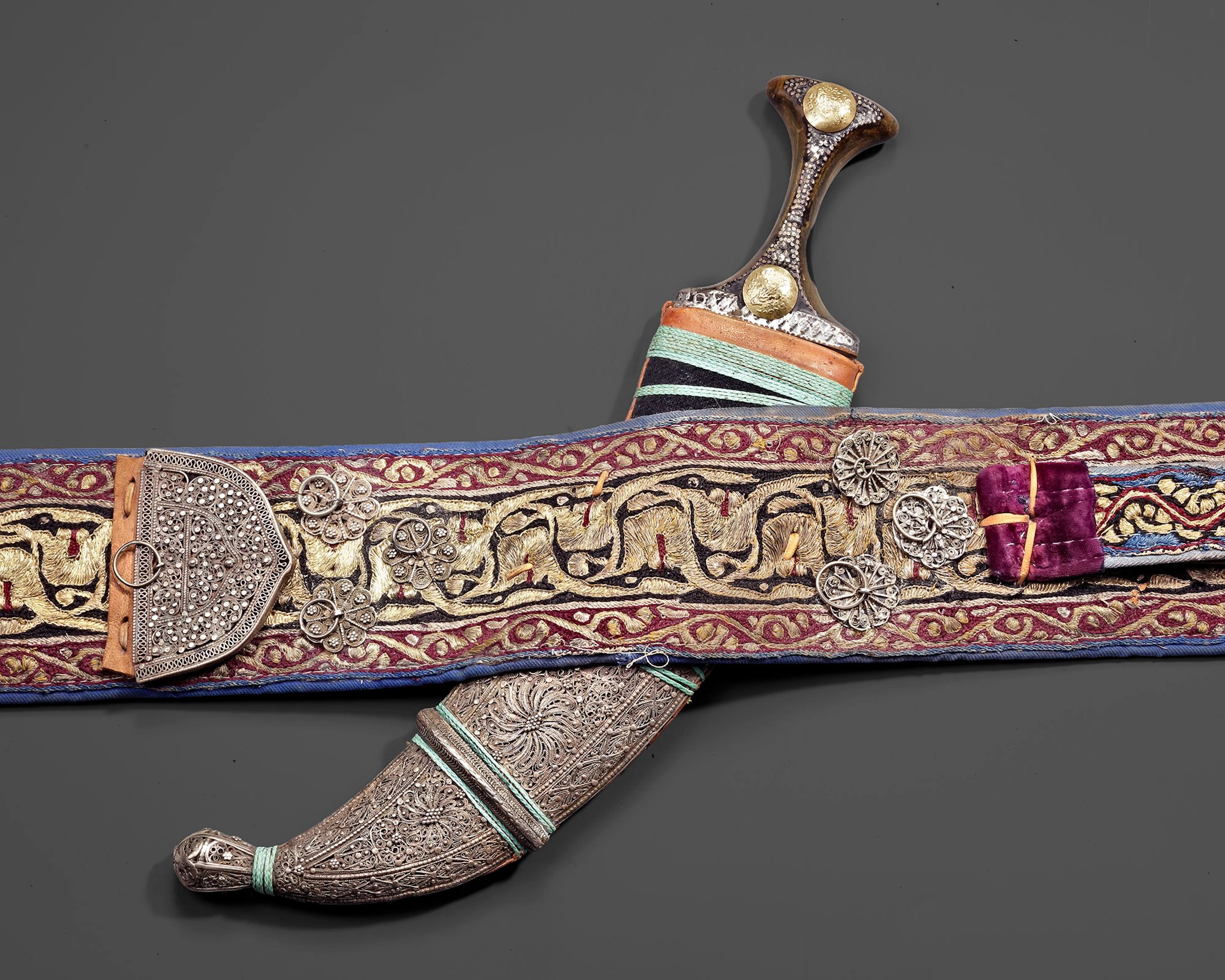 A KHANJAR DAGGER WITH BELT