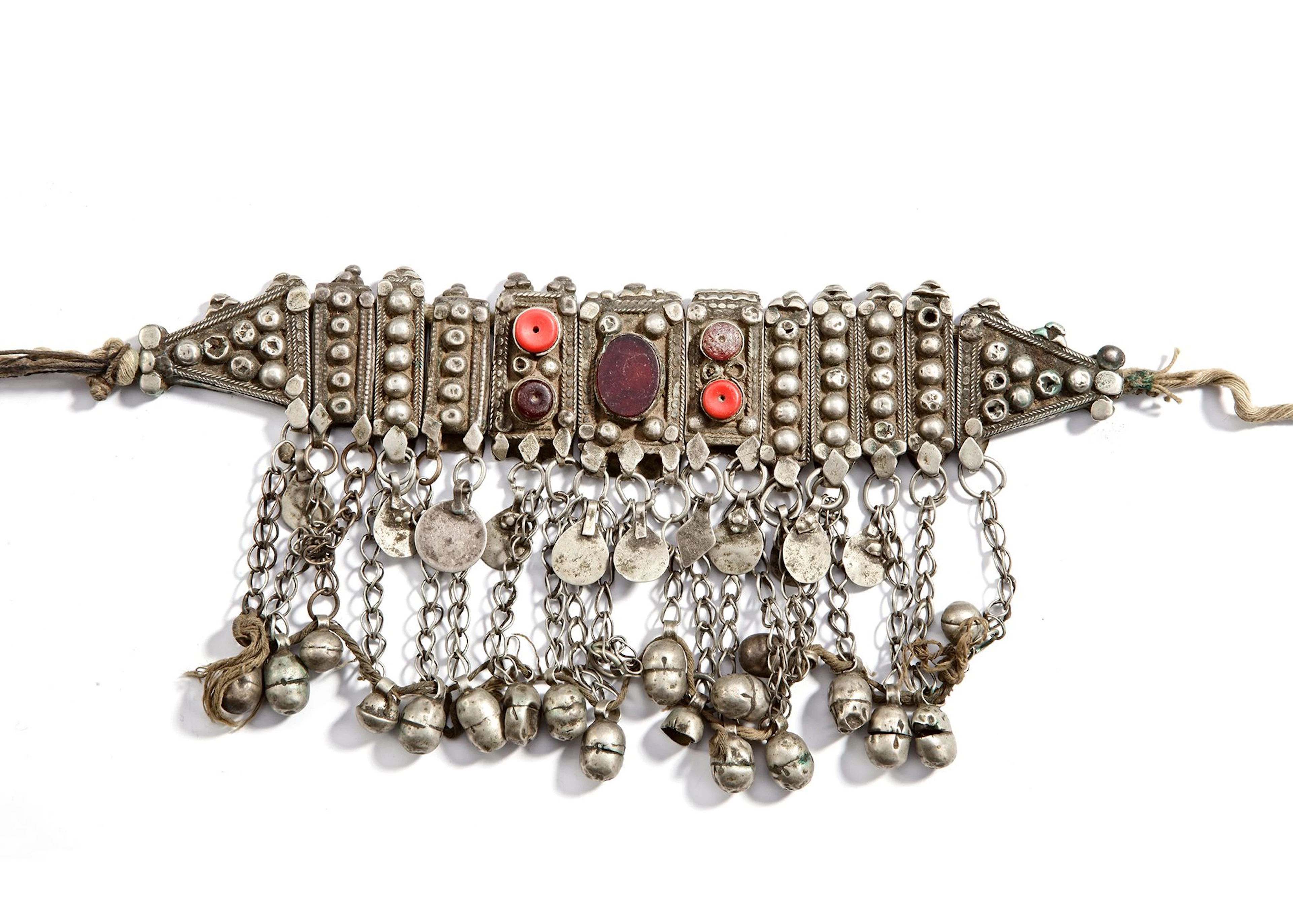 A SILVER NECKLACE, YEMEN, 19TH CENTURY