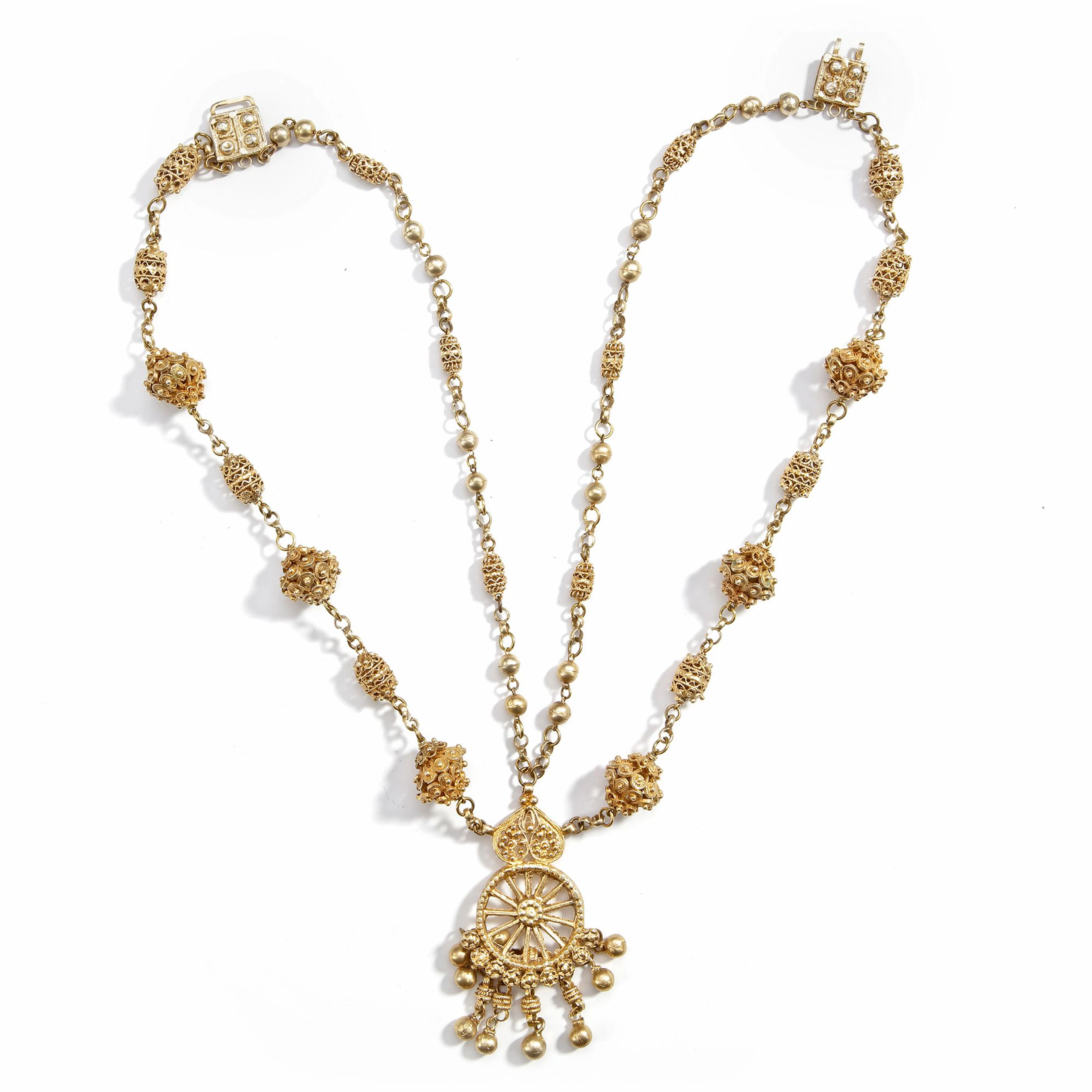 AN ISLAMIC SILVER NECKLACE, INDIA, 20TH CENTURY