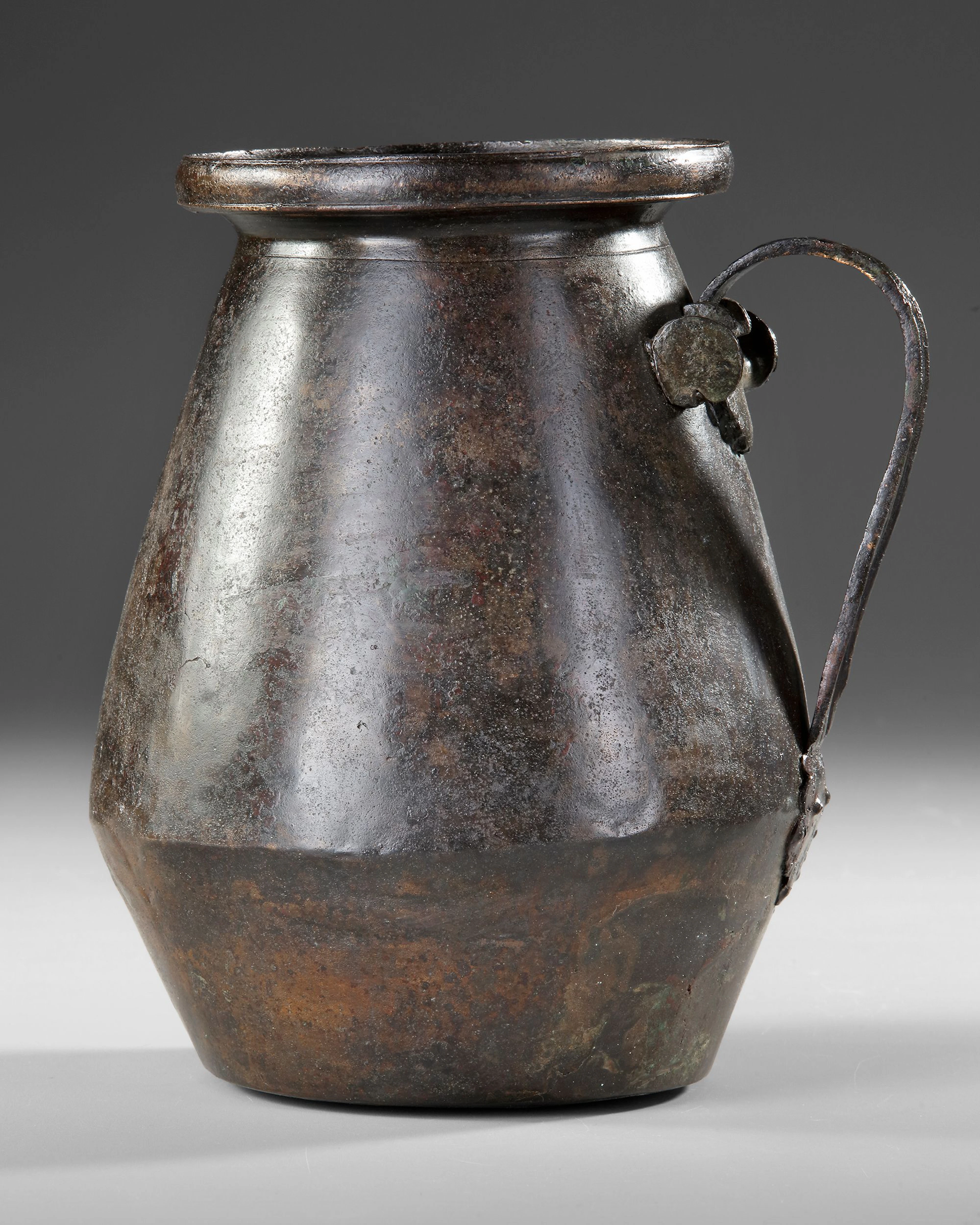 A GERMAN BRONZE POKAL, 17TH CENTURY