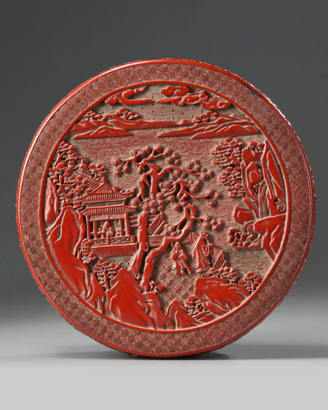 A CHINESE LACQUER BOX WITH A GARDEN SCENE, 19TH-20TH CENTURY