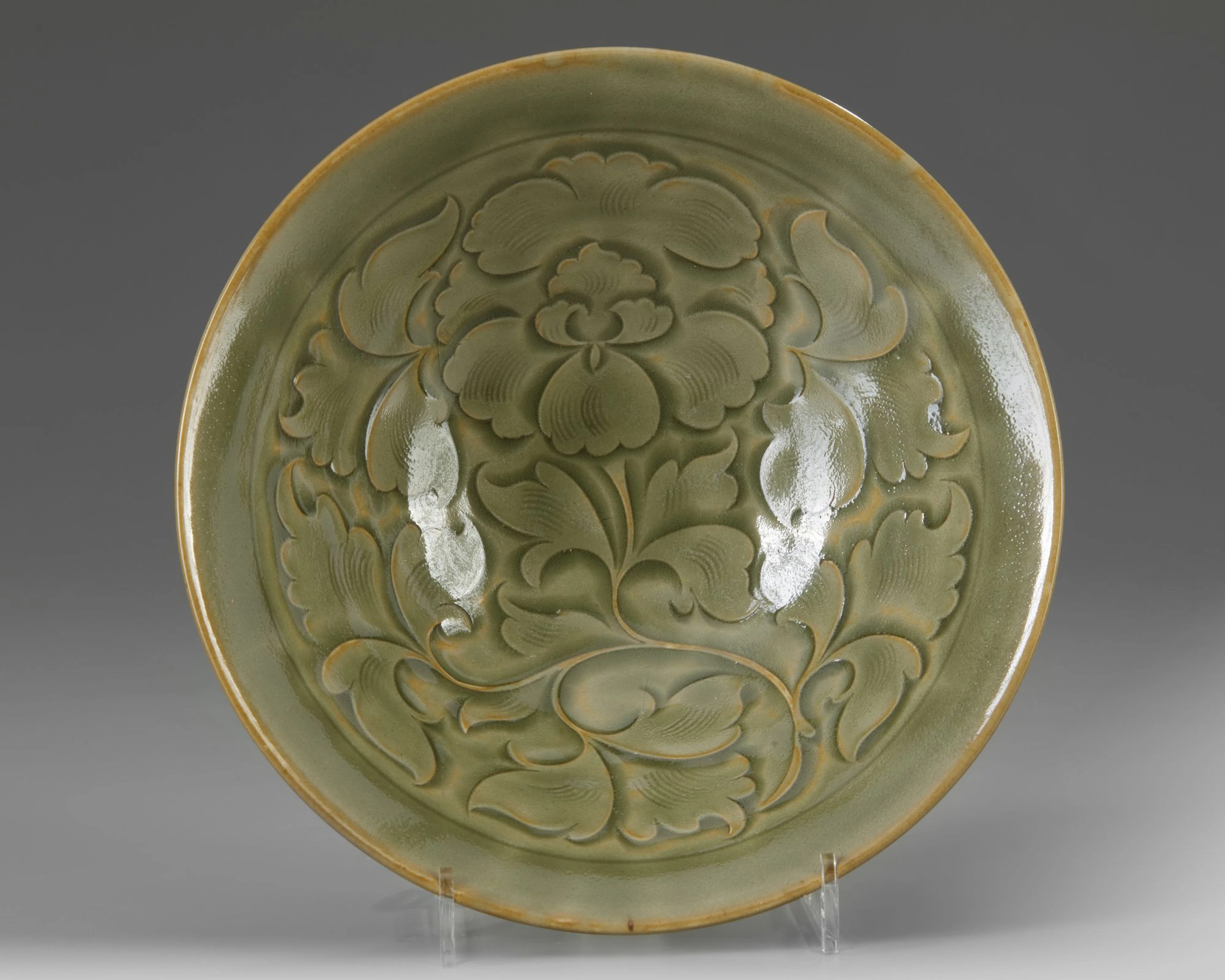 A CHINESE YAOZHOU-STYLE CELADON GLAZED CONICAL BOWL,QING DYNASTY (1644–1911)