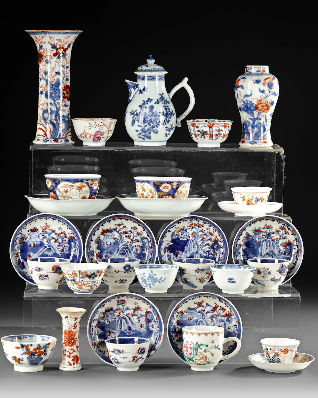 A LARGE COLLECTION OF CHINESE EXPORT PORCELAIN, 18TH CENTURY