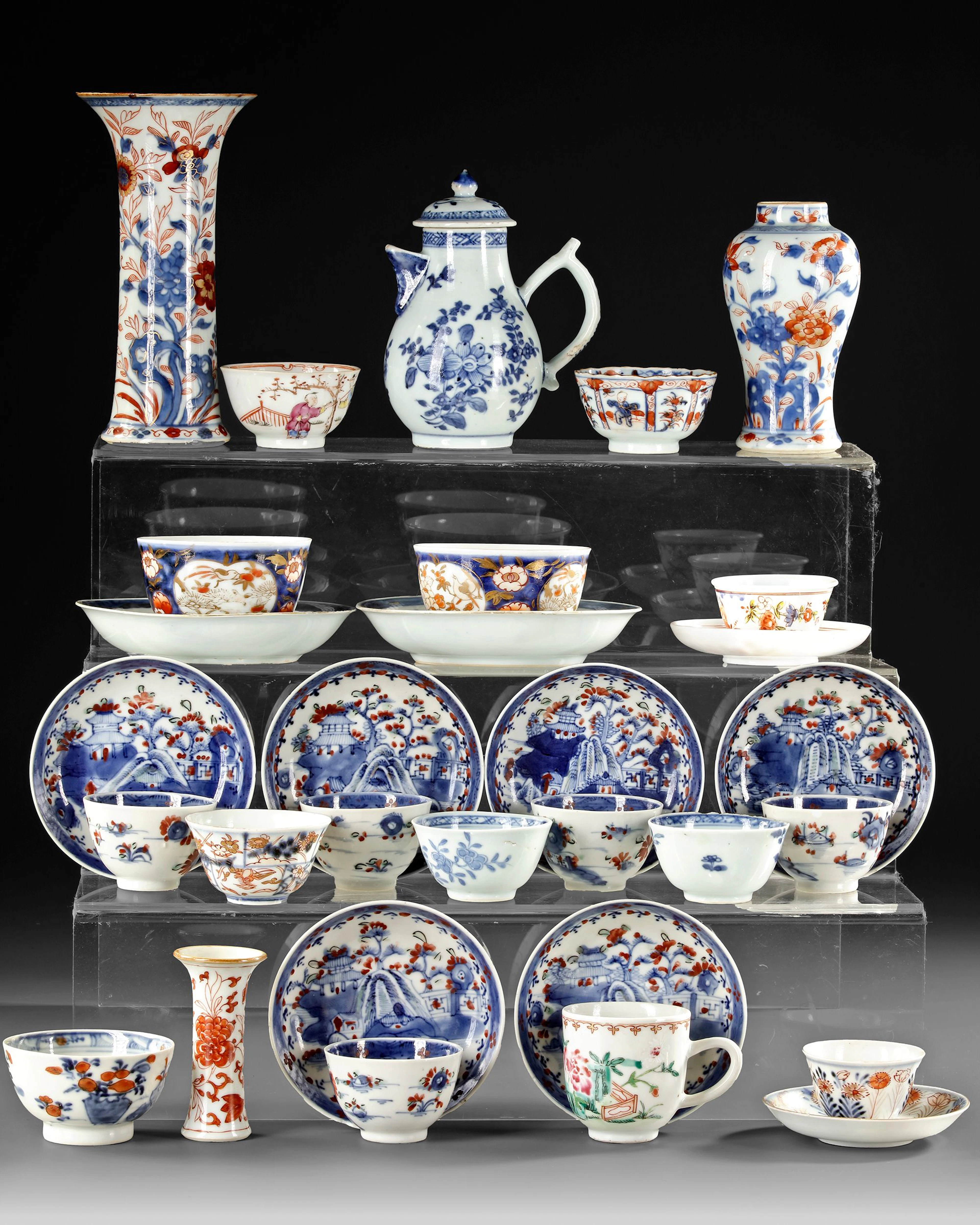 A LARGE COLLECTION OF CHINESE EXPORT PORCELAIN, 18TH CENTURY