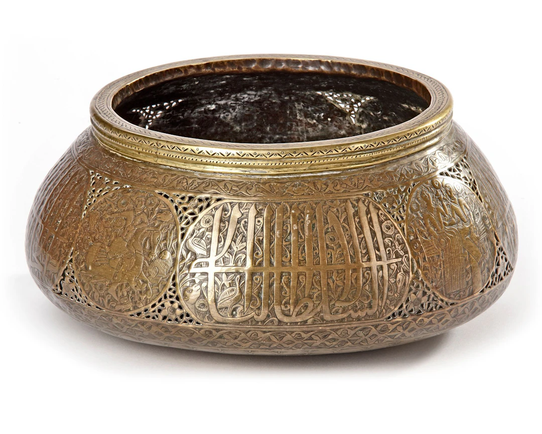 A PERSIAN BRASS BOWL, ZAND DYNASTY, 18TH CENTURY