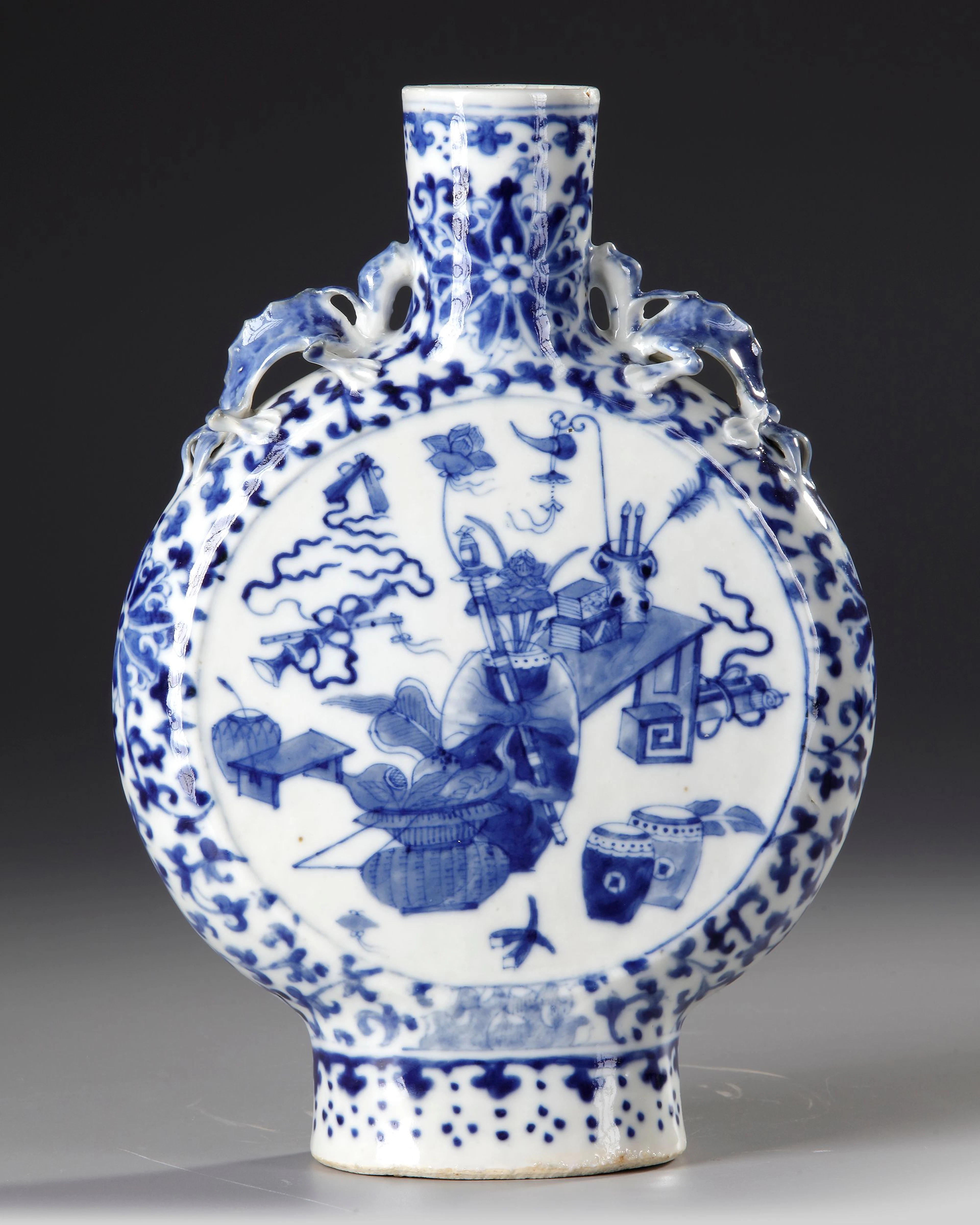 A CHINESE BLUE AND WHITE MOON FLASK, 19TH CENTURY