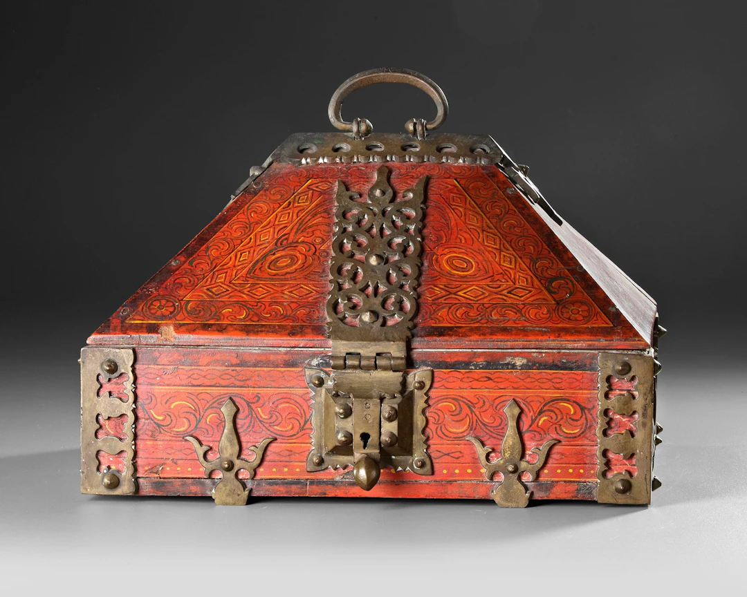 A SOUTHERN INDIAN BRASS MOUNTED PAINTED CASKET, EARLY 20TH CENTURY