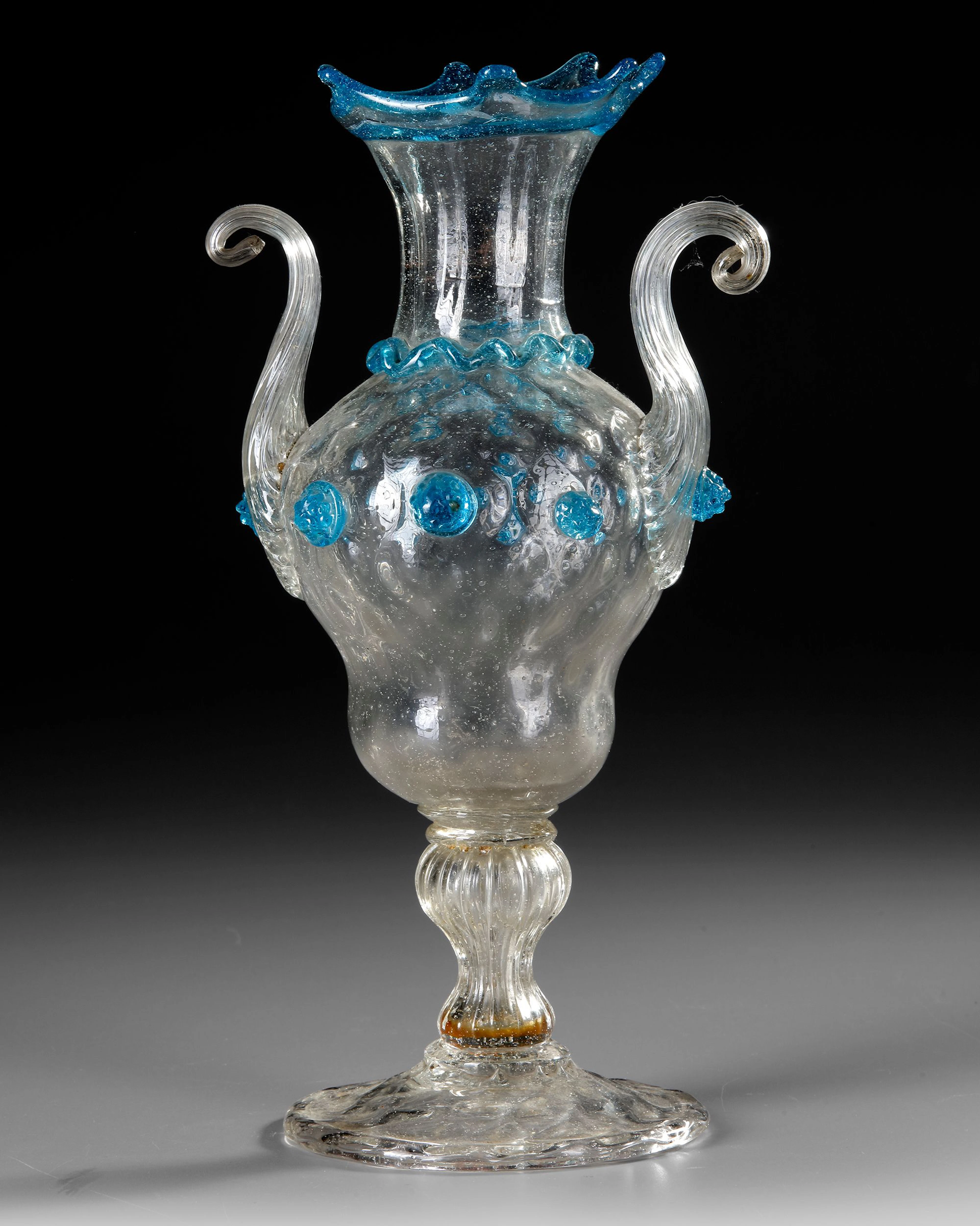 ITALIAN GLASS VASE VENICE, EARLY 17TH CENTURY