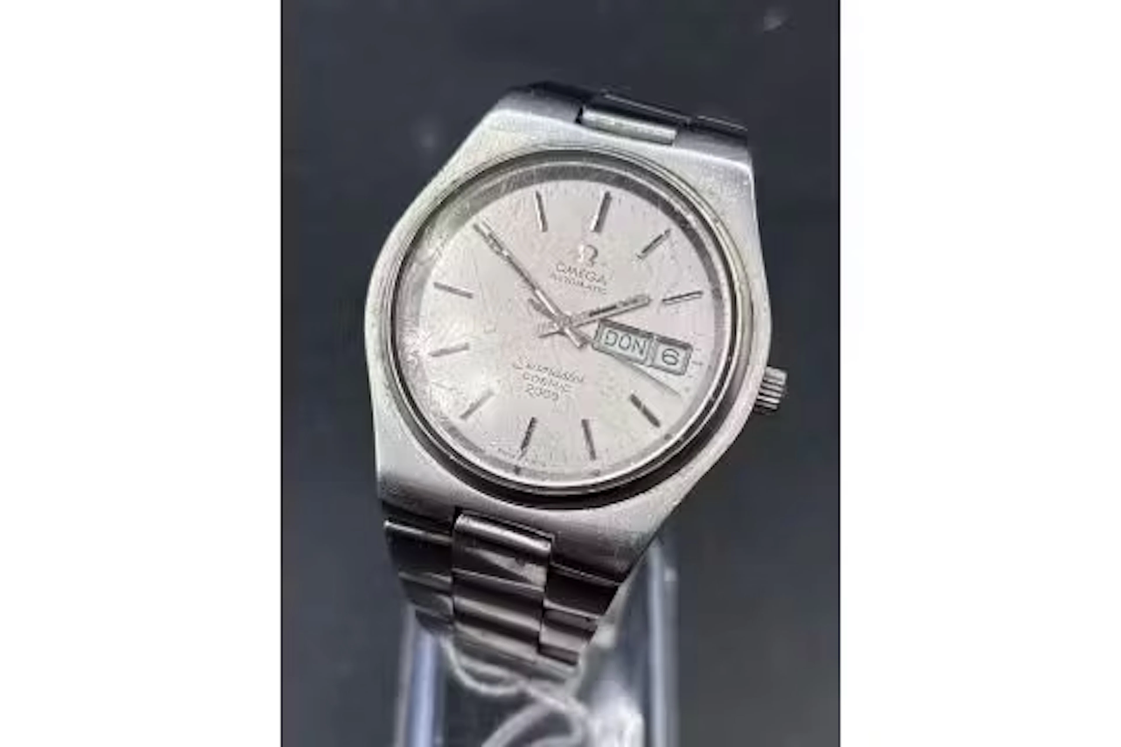 A OMEGA seamaster 2000 wrist watch with day date and seconds sweep