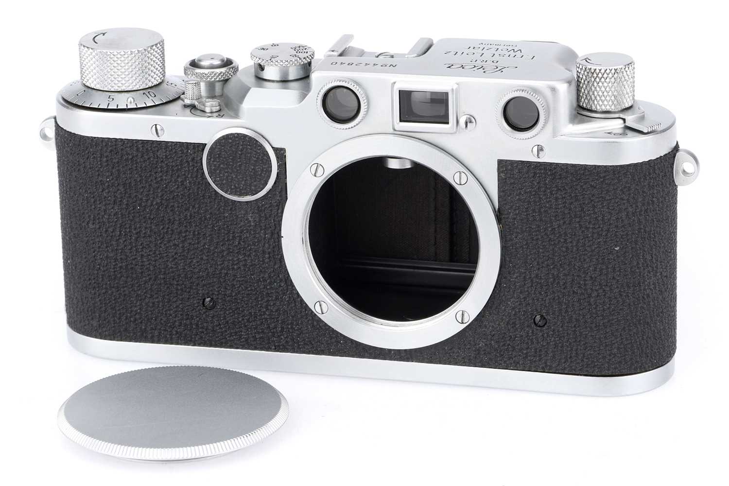 A Leica IIc 35mm Rangefinder Camera