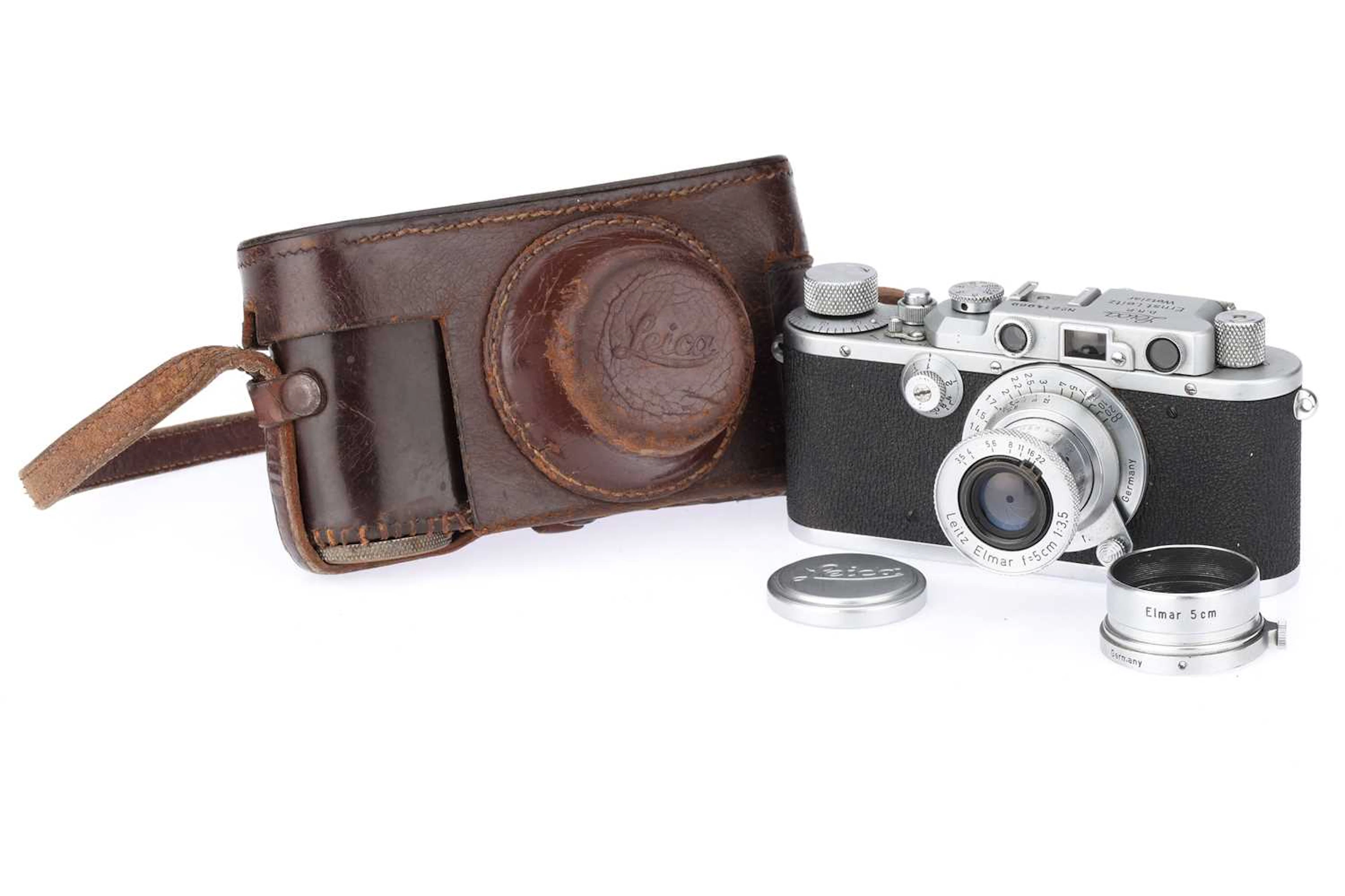 A Leica IIIa 35mm Rangefinder Camera