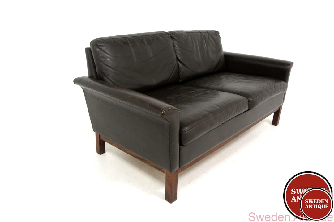 2-seat sofa Year: 1950s Origin: Swe. Material: Leather Beech W: 148cm