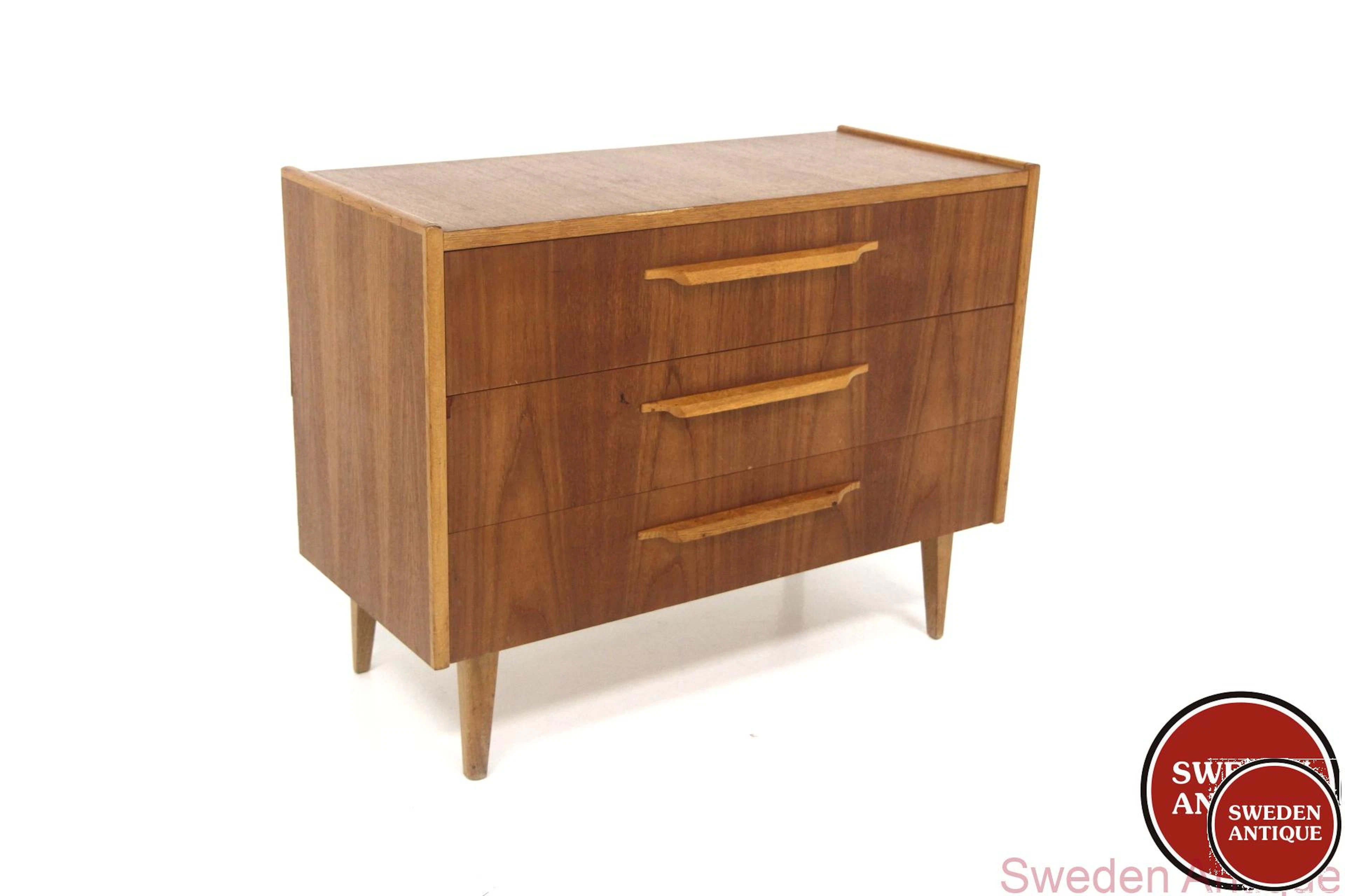 Chest of drawers Year: 1960s Origin: Swe. Material: Teak Oak W: 90cm