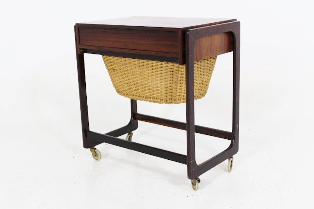 Sewing table Year: 1960s Origin: Den. Material: Rosewood Rattan W: