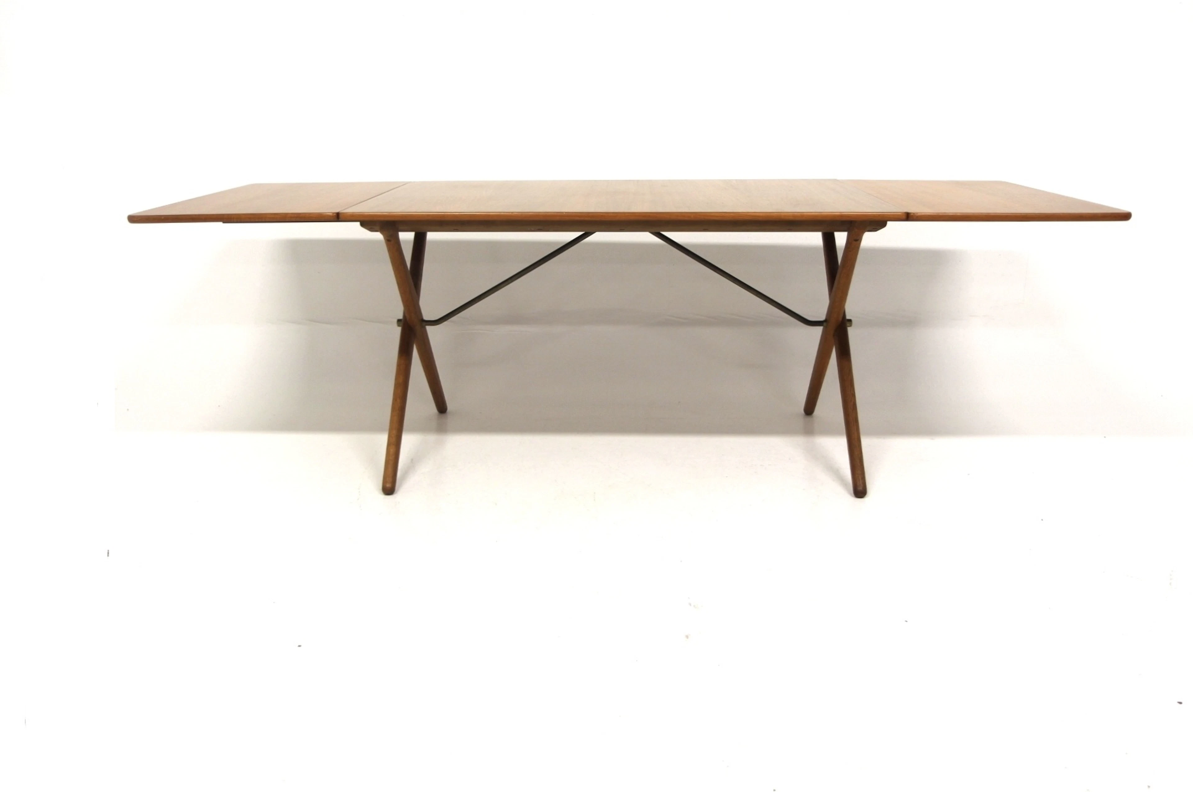 Dining table AT 303 Han J Wegner for Andreas Tuck Year: 1950s Origin: