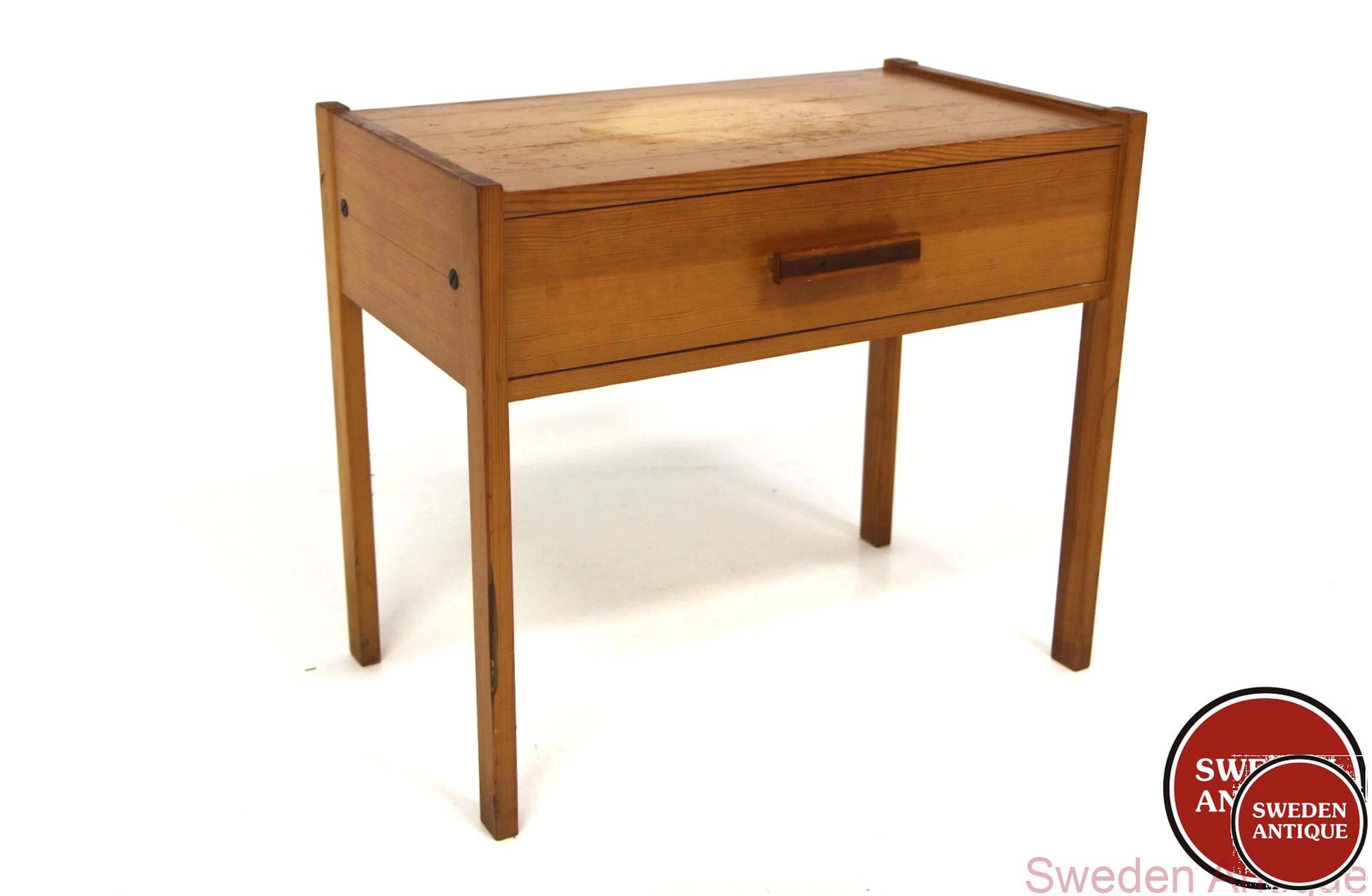 Chest of drawers Year: 1960s Origin: Swe. Material: Pine W: 60cm D: