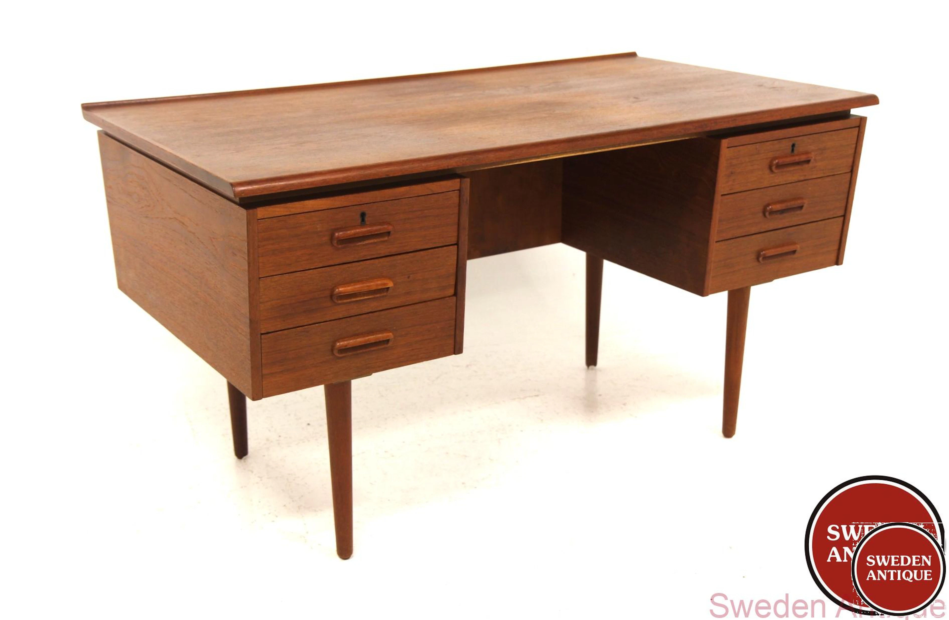 Writing desk Year: 1950s Origin: Den. Material: Teak W: 133cm D: 73cm H: 73cm