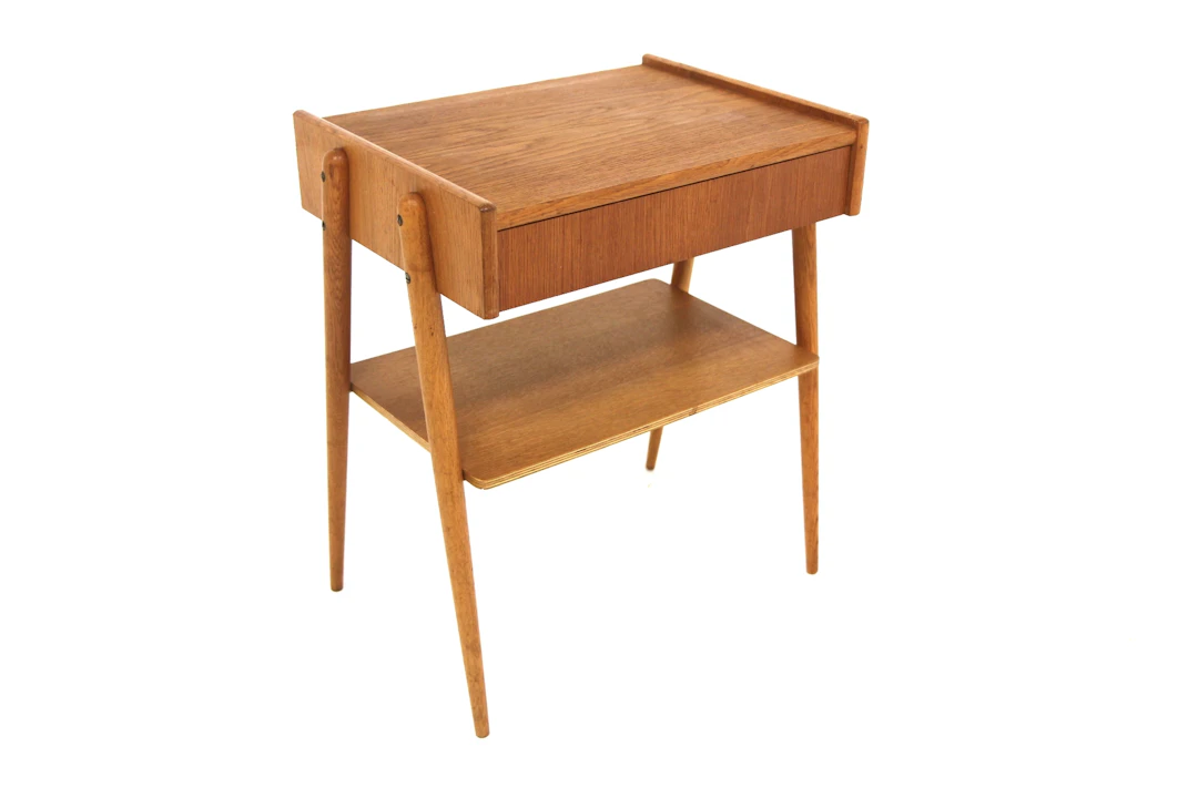 Bedside table AB Carlström & Co Möbelfabrik Year: 1960s Origin: Swe.