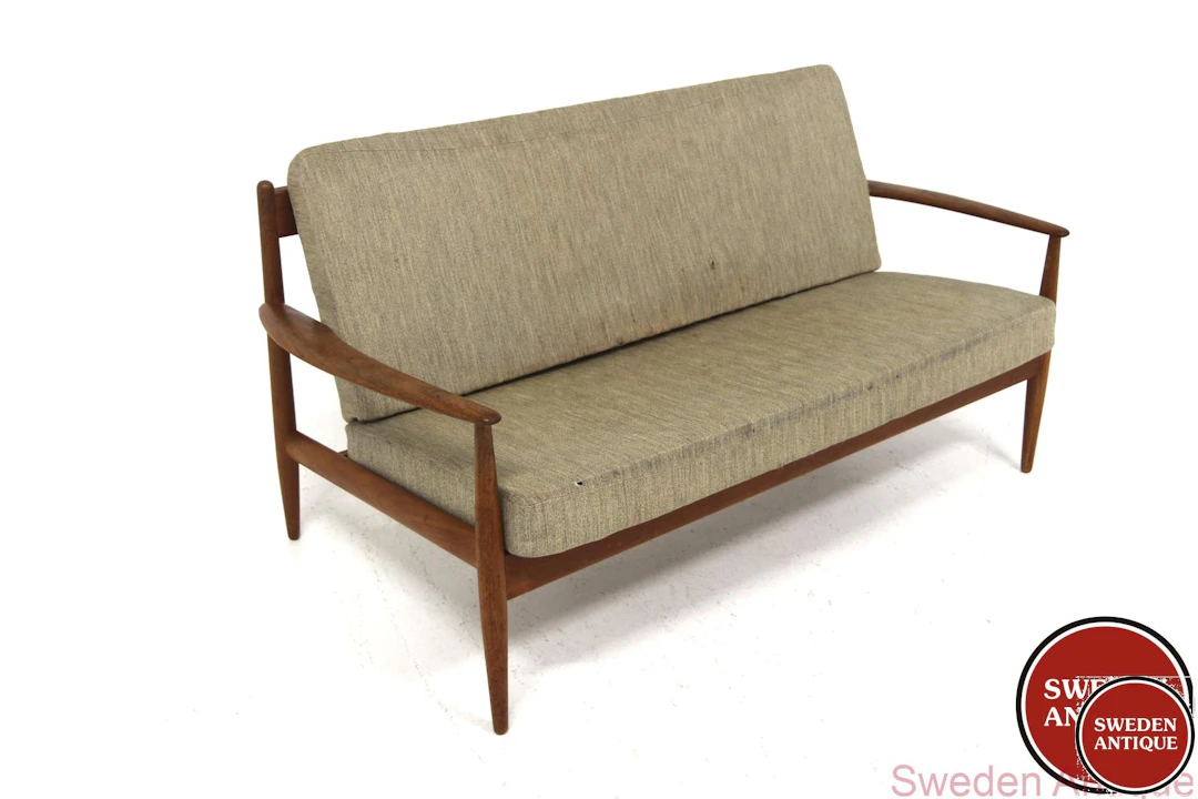 2-seat sofa Model 118 Grete Jalk for France & Son Year: 1950s Origin: