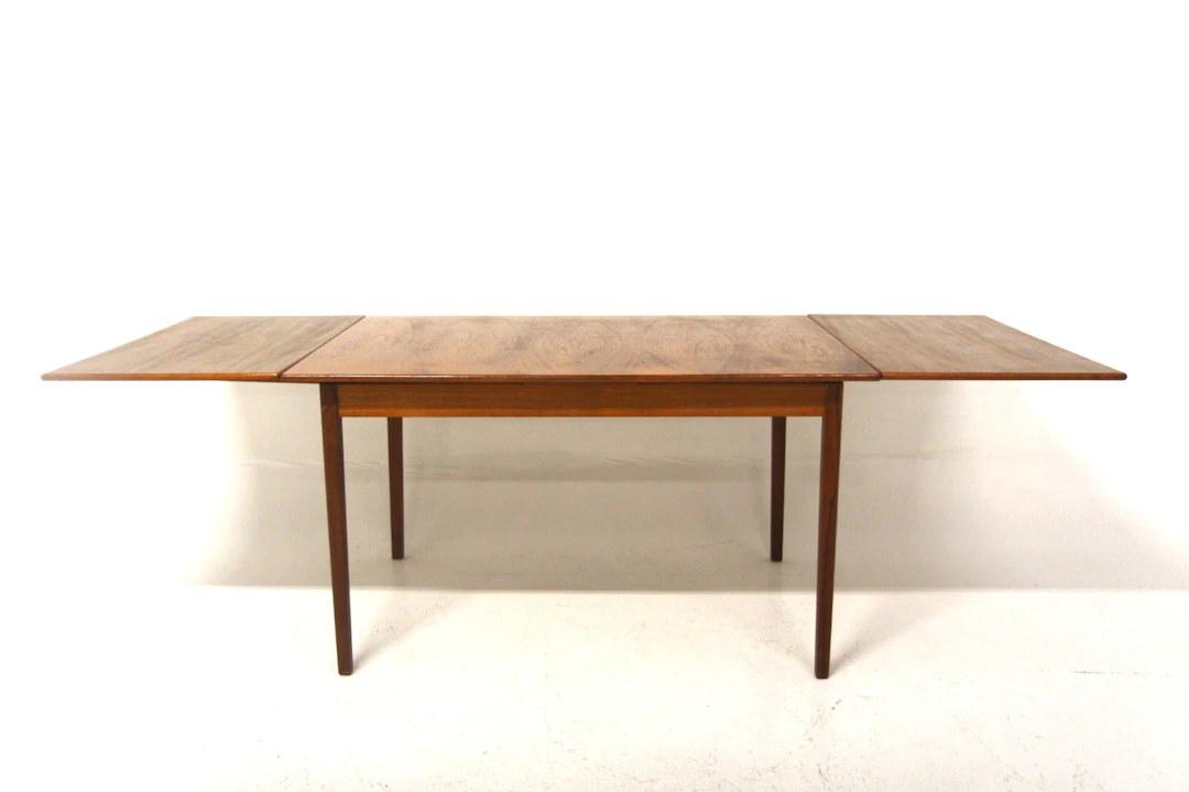 Dining table Year: 1960s Origin: Swe. Material: Teak W: 130 +52 +52cm