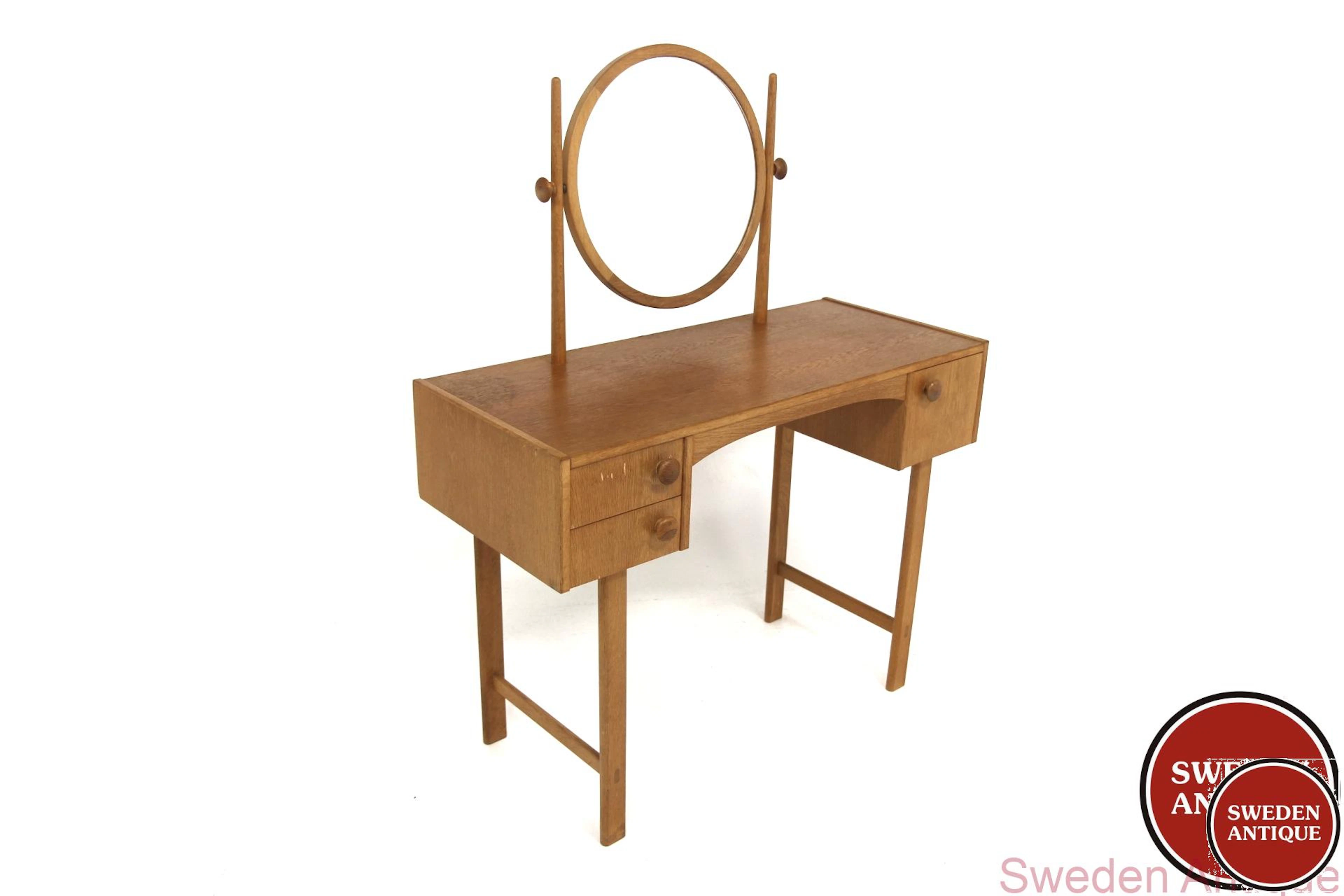 Dressing table / Vanity table Year: 1960s Origin: Swe. Material: Oak