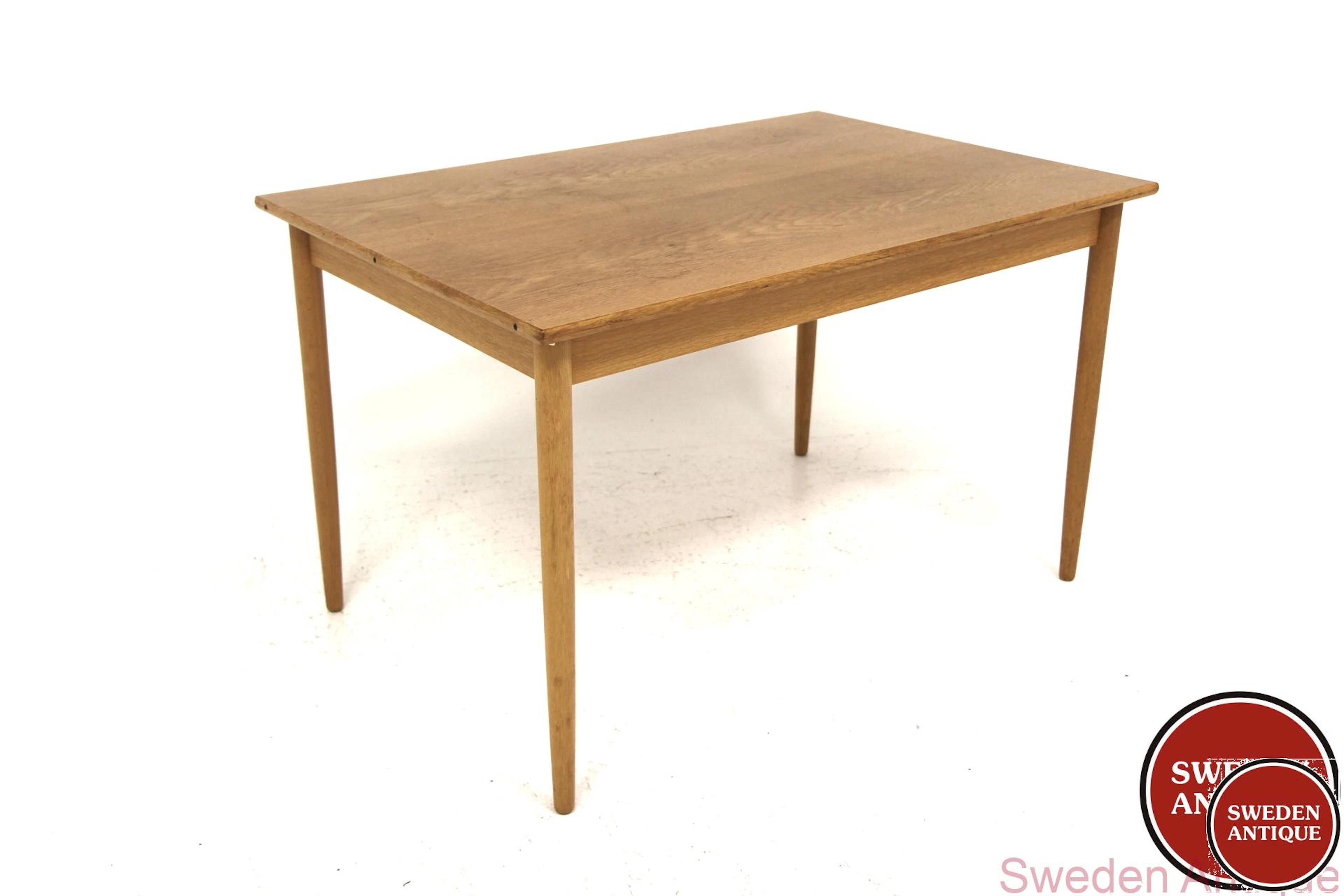 Dining table No leaf Year: 1960s Origin: Swe. Material: Oak Beech