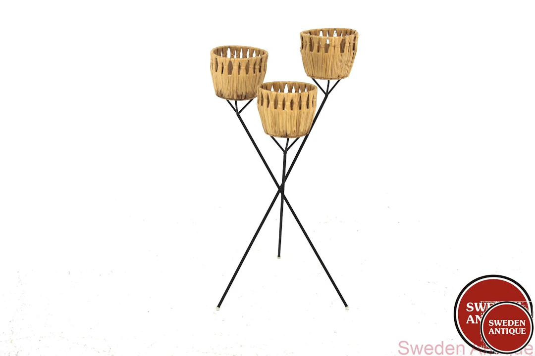 Flower stand Year: 1950s Origin: Swe. Material: Metal W: 40cm D: 32cm H: 75cm
