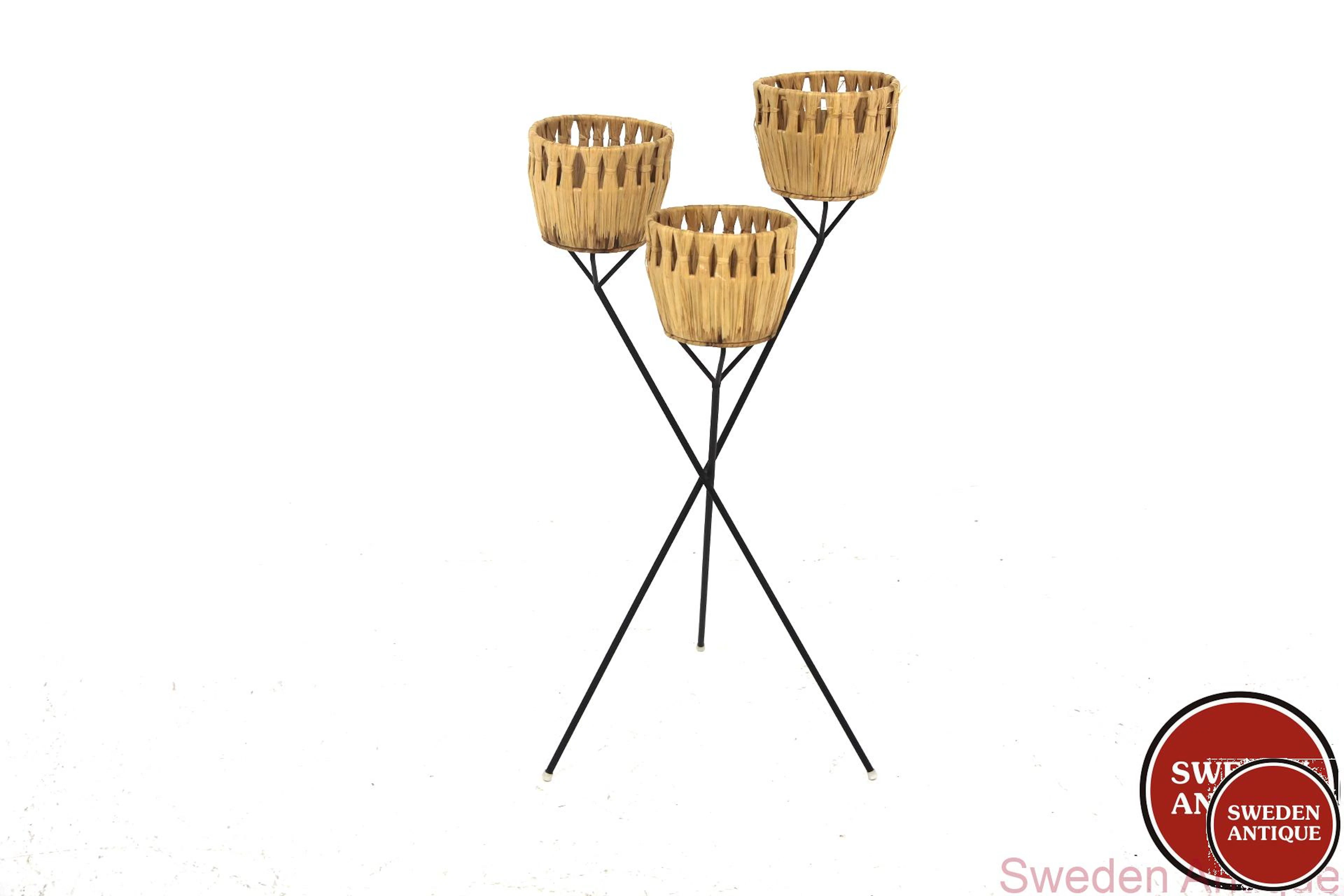 Flower stand Year: 1950s Origin: Swe. Material: Metal W: 40cm D: 32cm H: 75cm