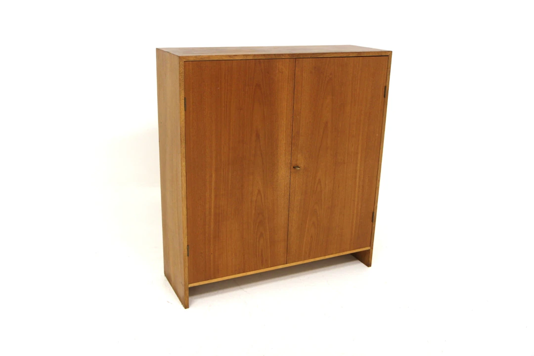 Cabinet Hans J Wegner for Ry Møbler Year: 1957 Origin: Den. Material: