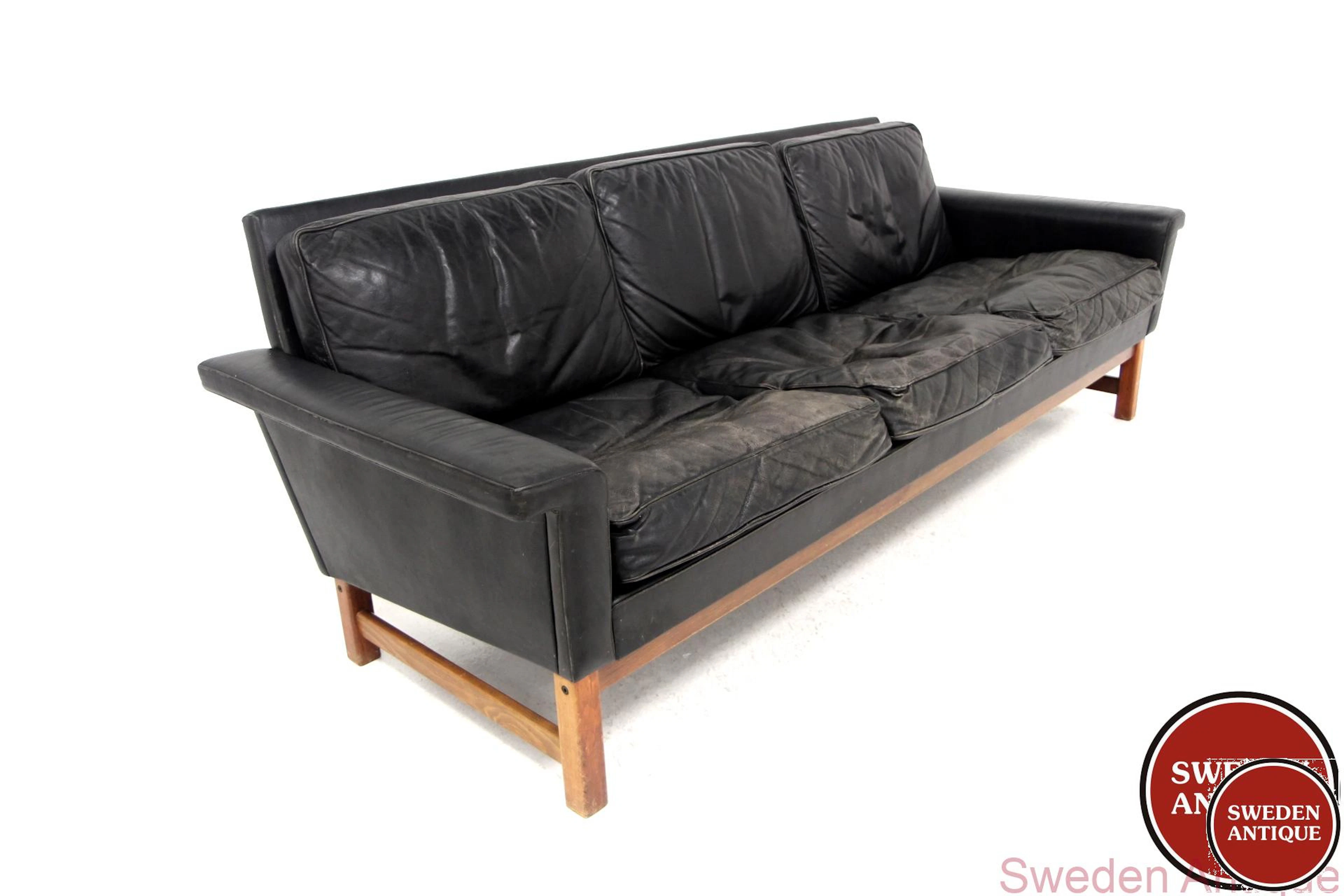 3-seat sofa Year: 1960s Origin: Swe. Material: Leather Beech W: 215cm