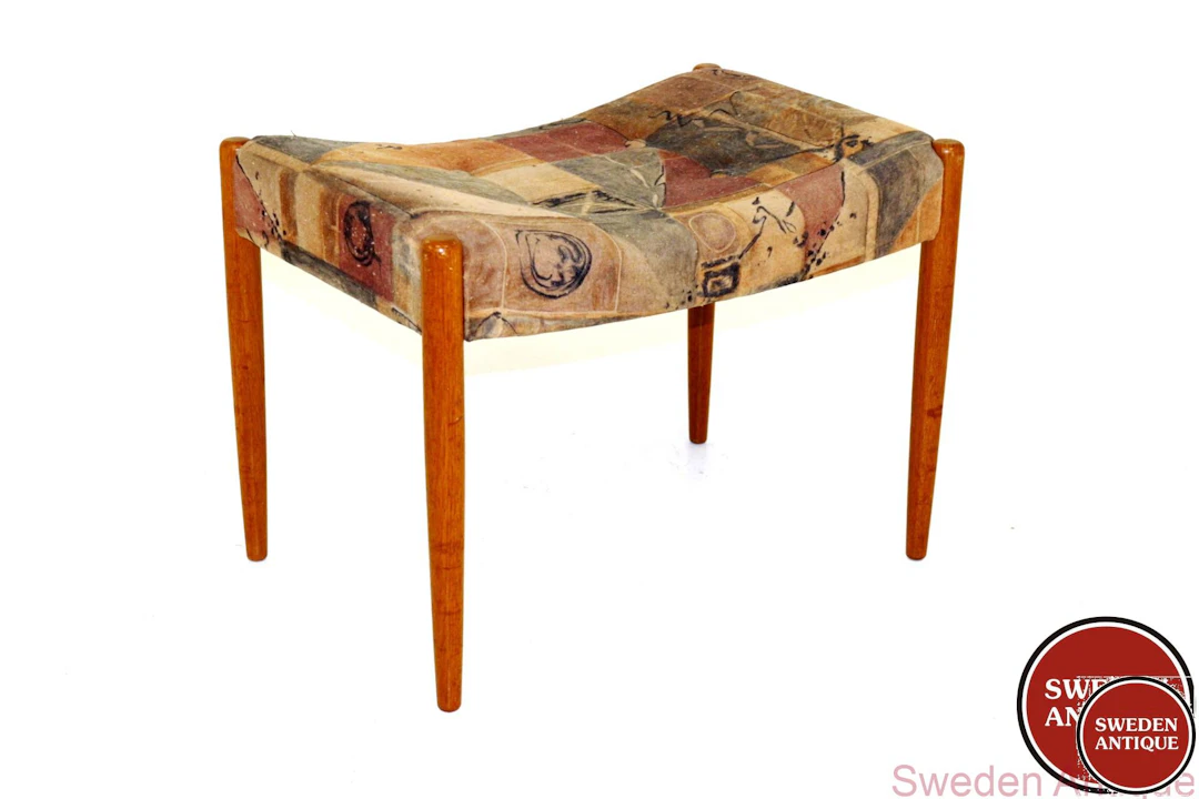 Foot stool Year: 1960s Origin: Swe. Material: Teak W: 57cm D: 39cm H: 43cm