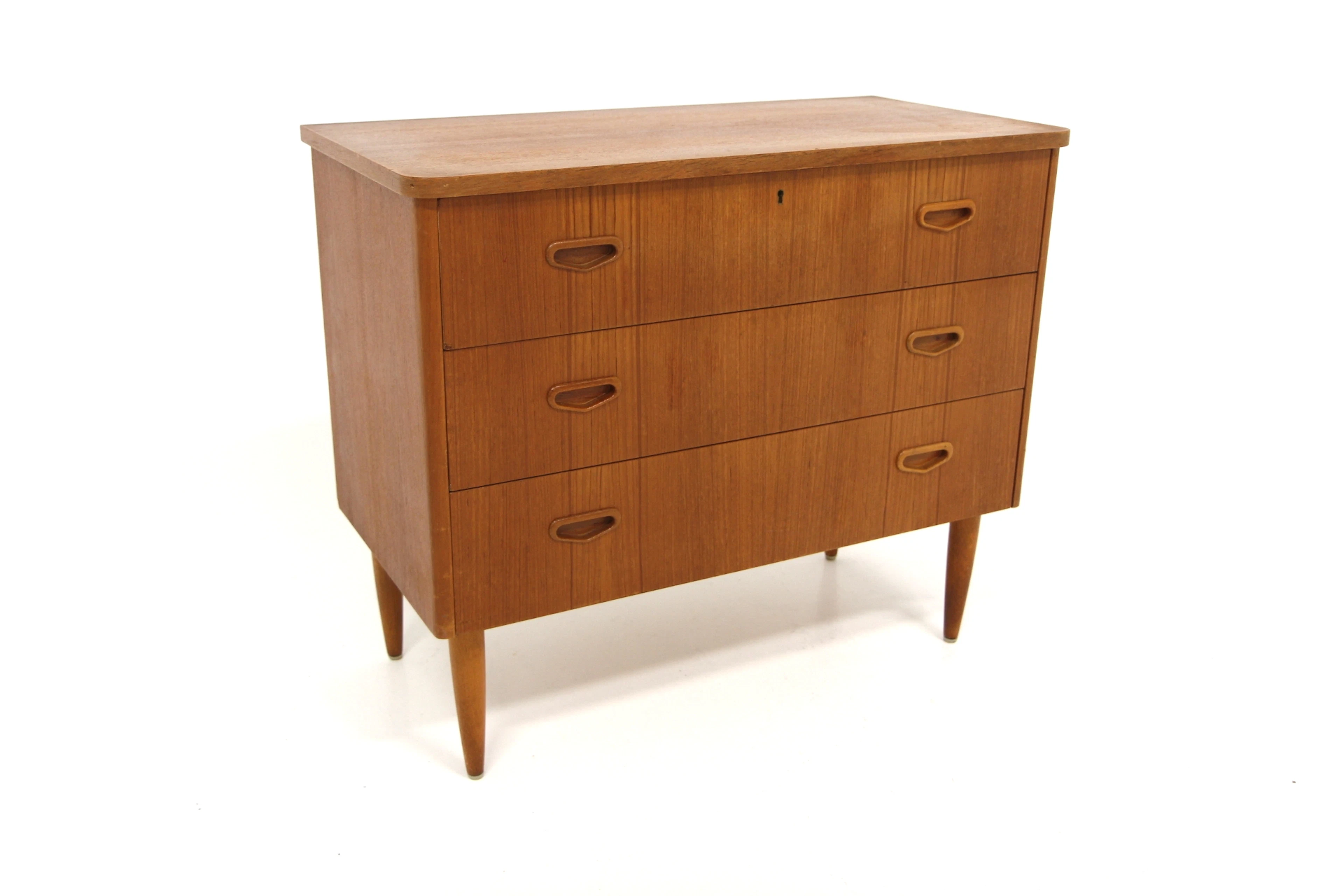 Chest of drawers Year: 1950s Origin: Swe. Material: Teak Beech W: