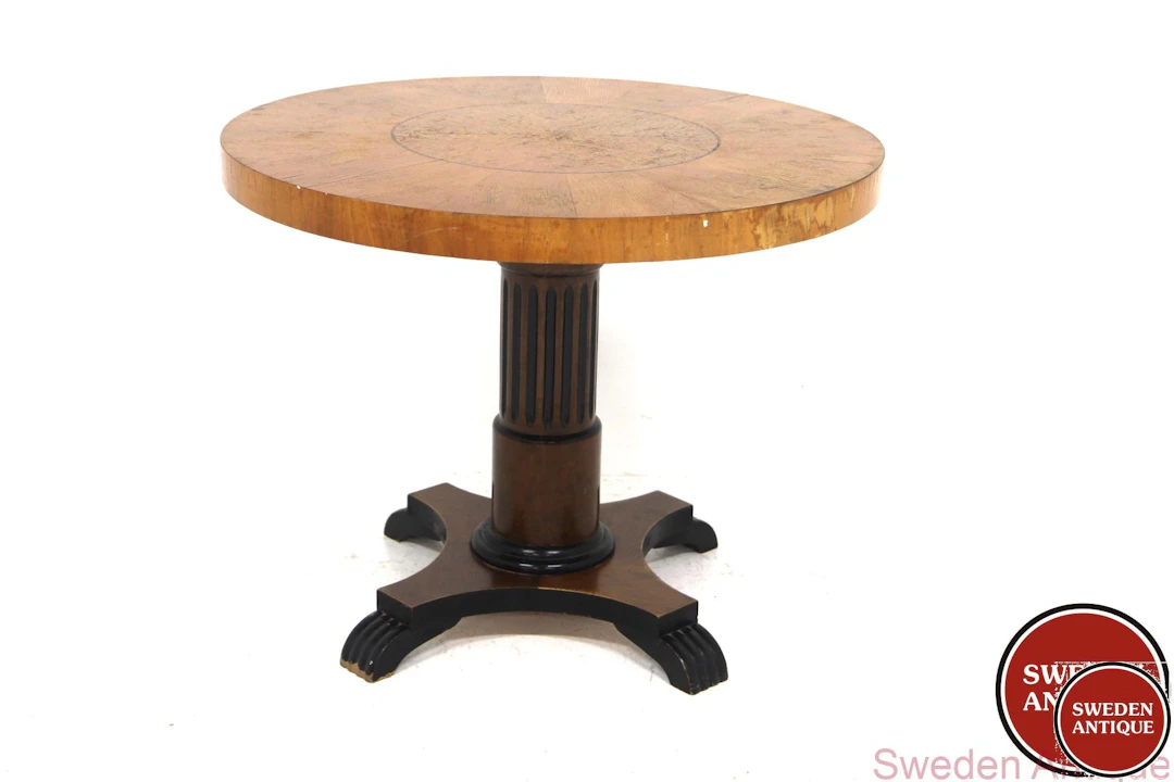Coffee table Swedish Grace Year: 1930s Origin: Swe. Material: Elm
